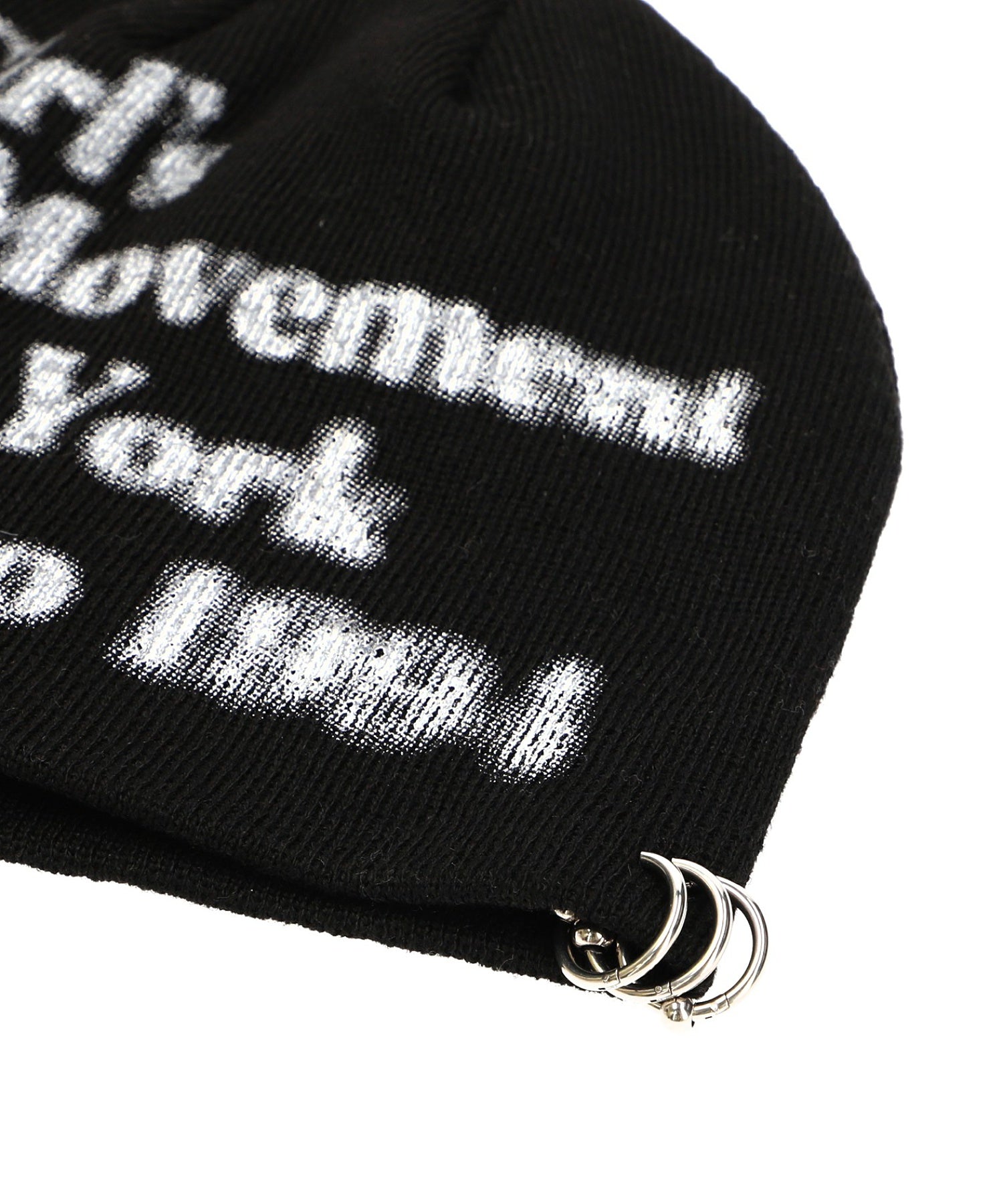 CHARM ACCENT PRINTED BEANIE