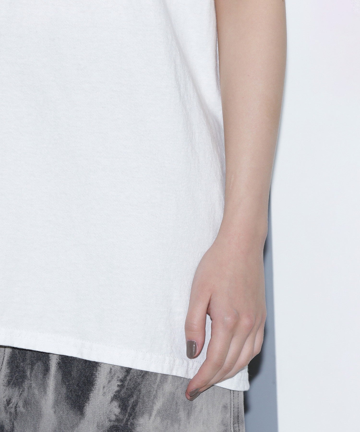 SANFRANCISCO.NNECT. × ROSE BUD Tシャツ