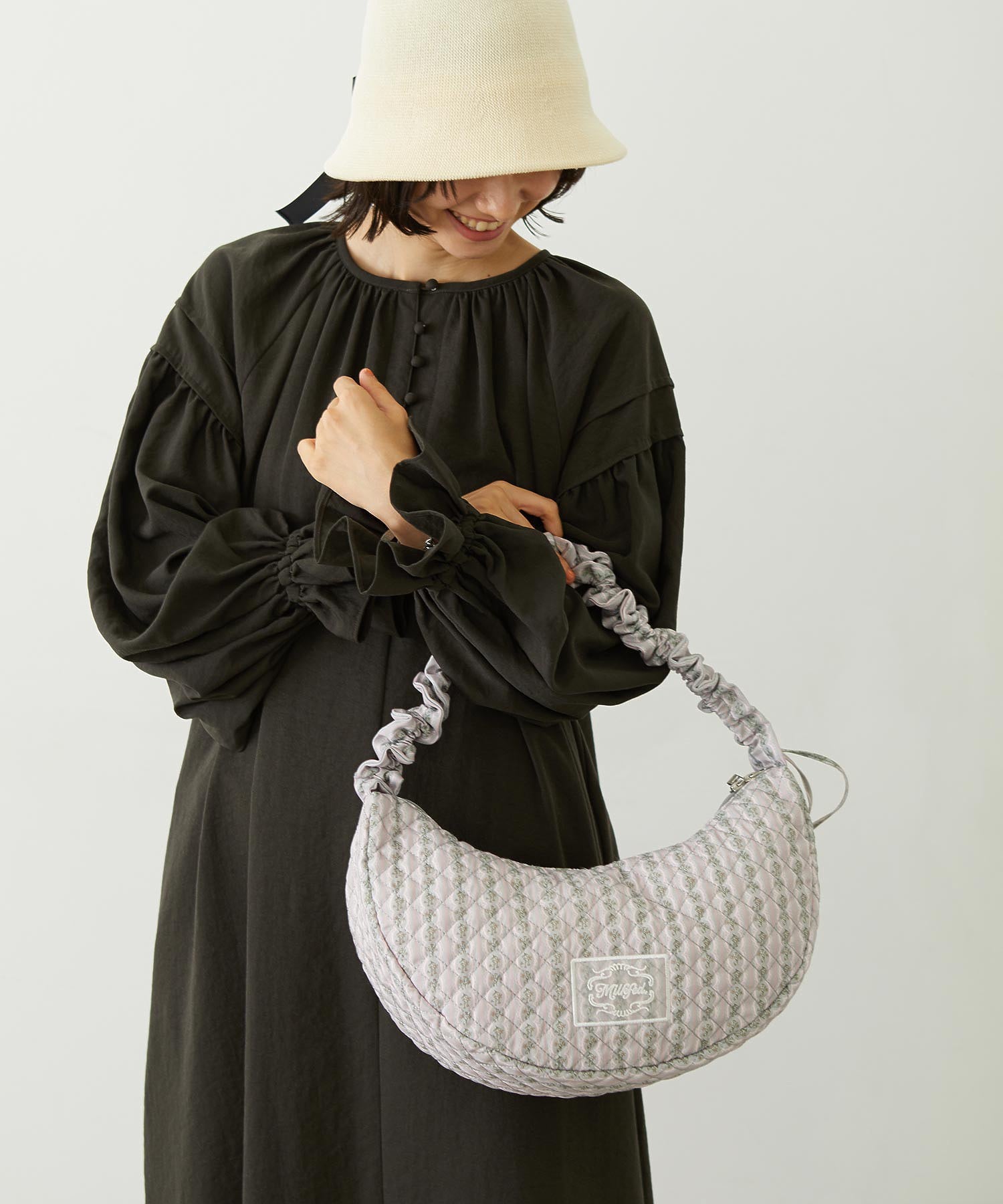 STRIPED FLOWER QUILTED SHOULDER BAG