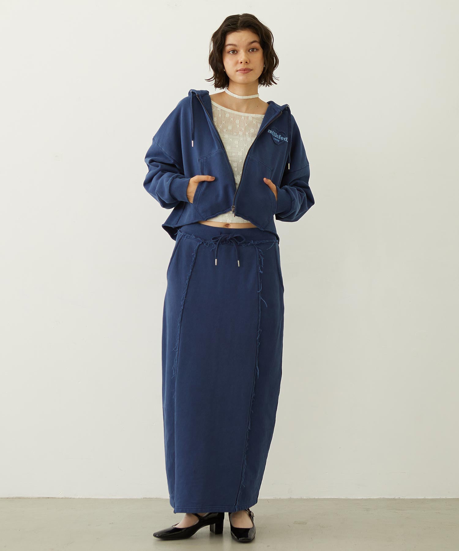 HEART MOTIF FADED CROPPED ZIP UP HOODIE