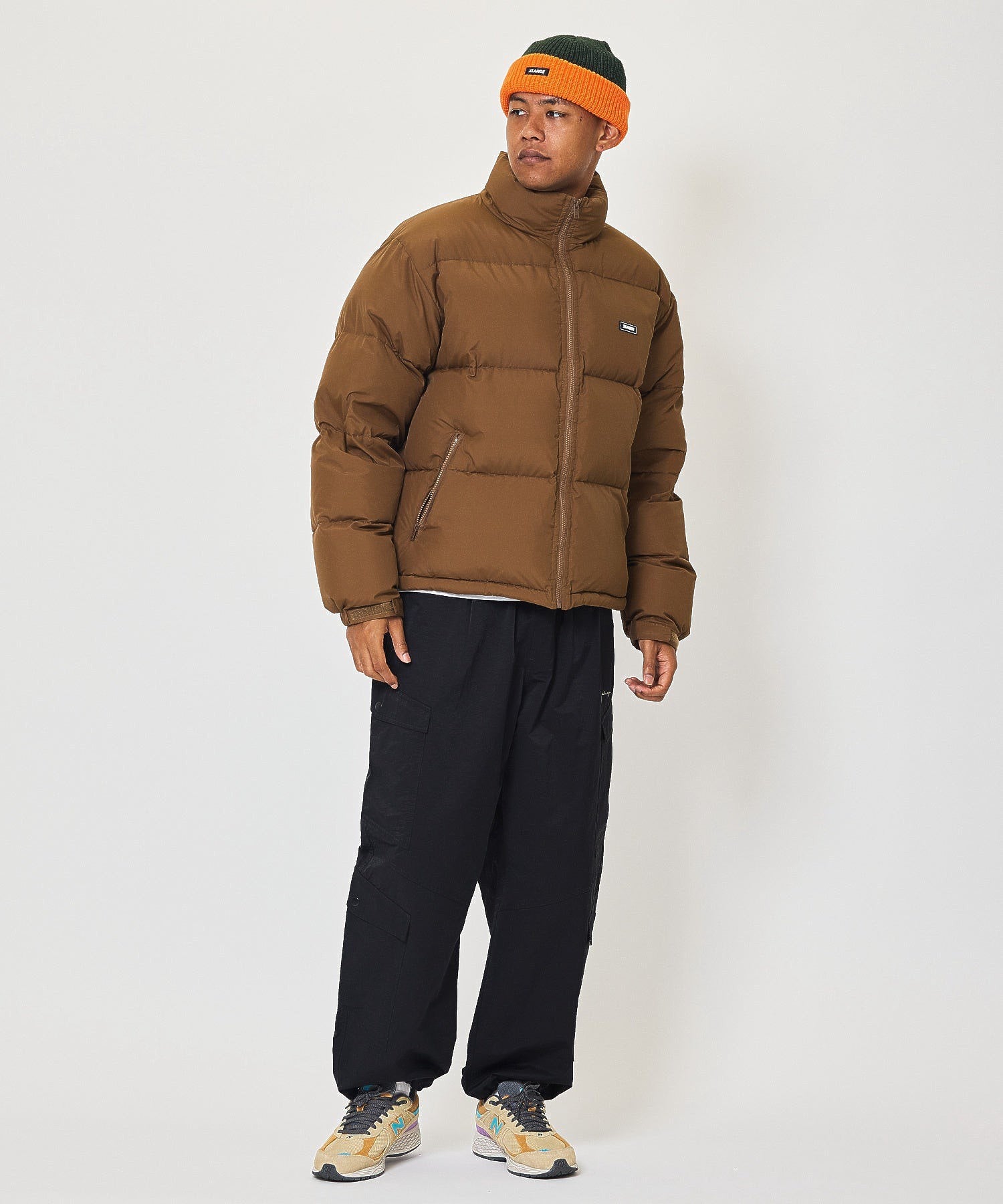 MODEL 身長187cm / 着用サイズ：Lサイズ ※商品の色味の目安は、商品単体の画像をご参照ください。