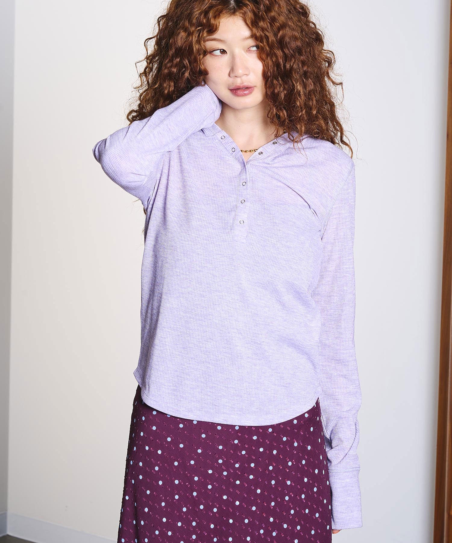 HOODED HENLEY RIB TOP