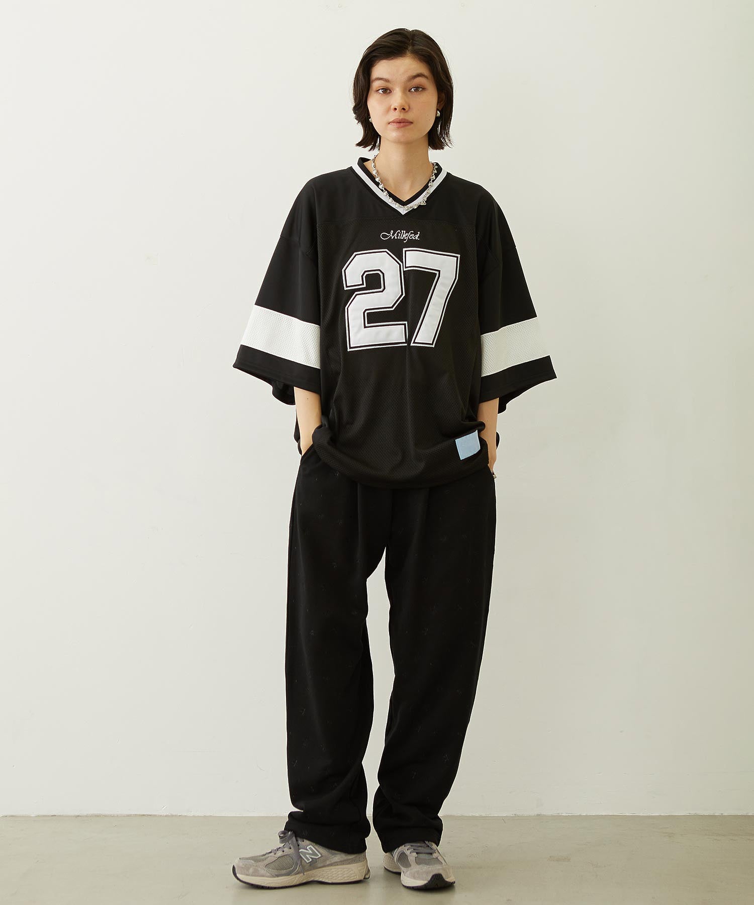EMBROIDERY TUCK SWEAT PANTS