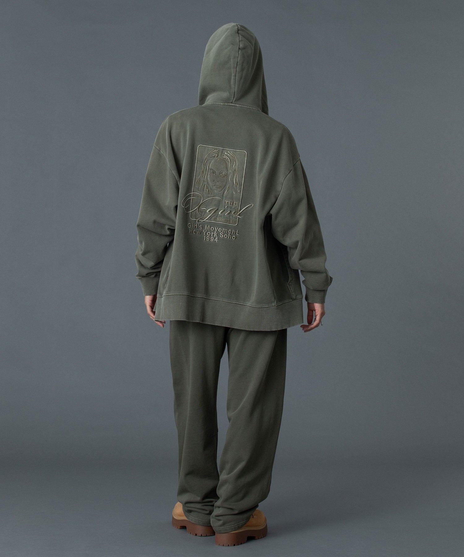 PIGMENT DYED FACE AND LOGO SQUARE PATCH SWEATPANTS