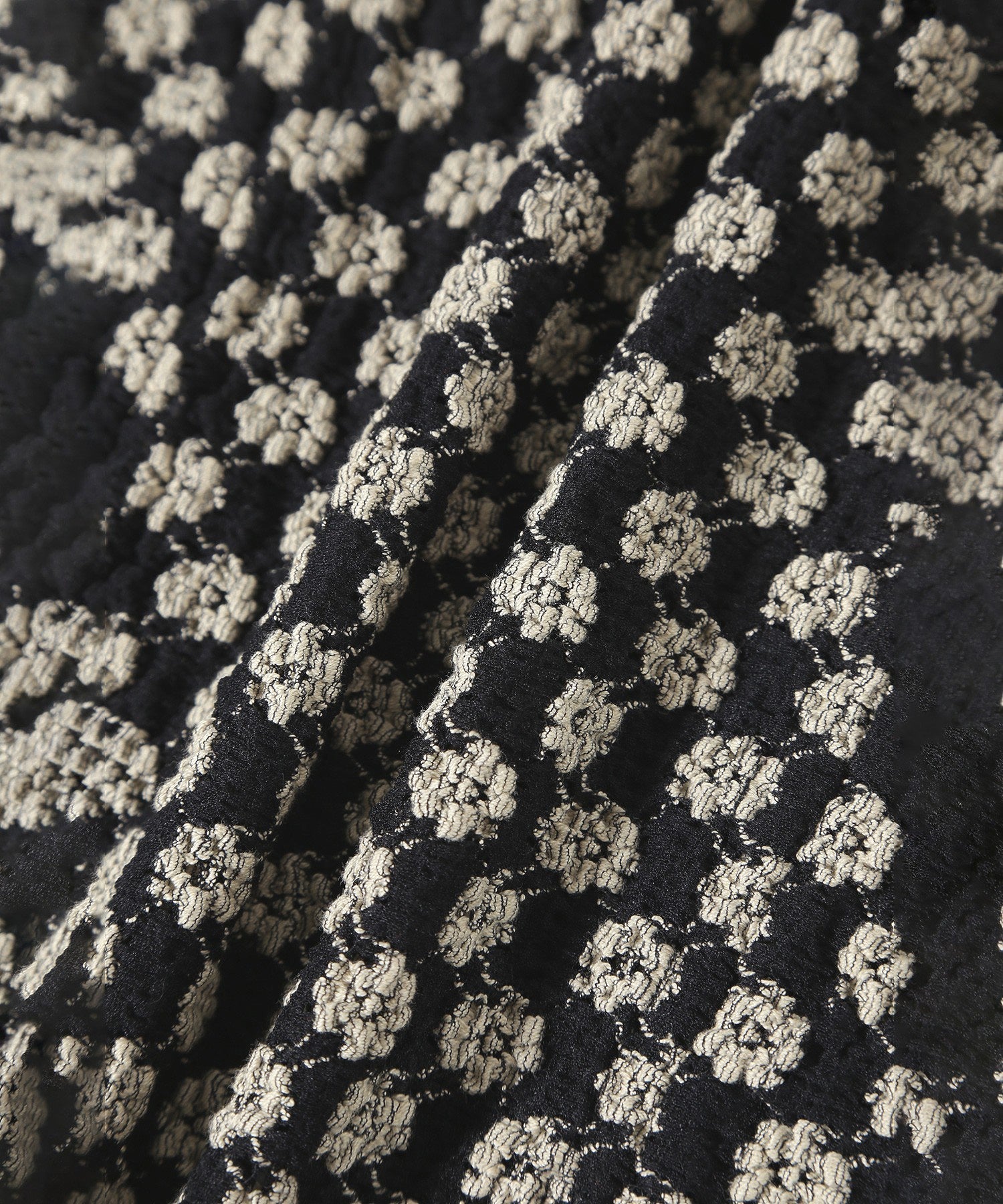 CREOLME/シャーリングフラワートップス