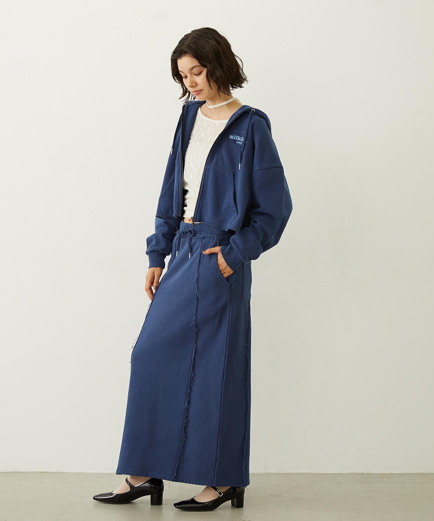 HEART MOTIF FADED CROPPED ZIP UP HOODIE