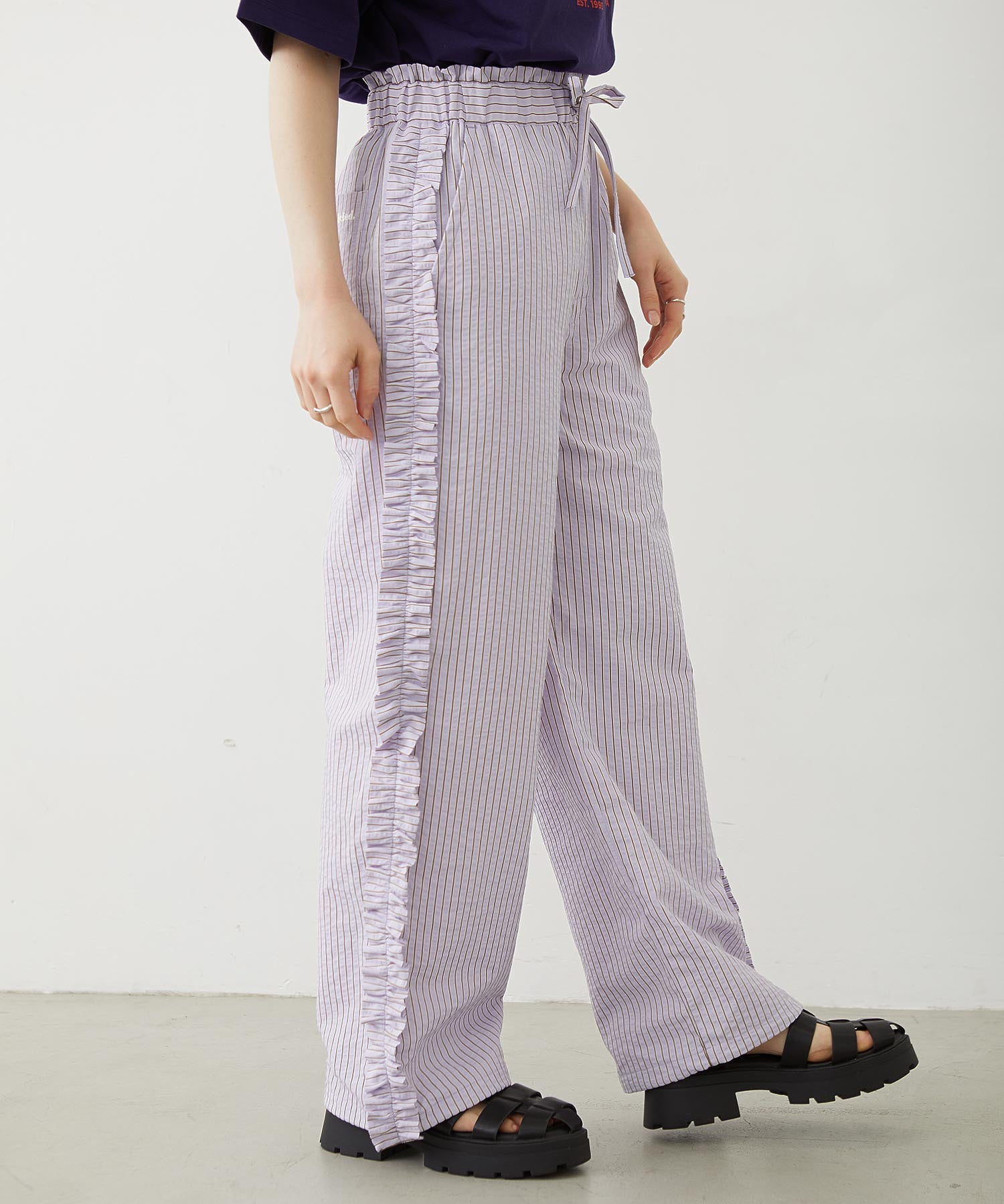 STRIPED RUFFLE PANTS
