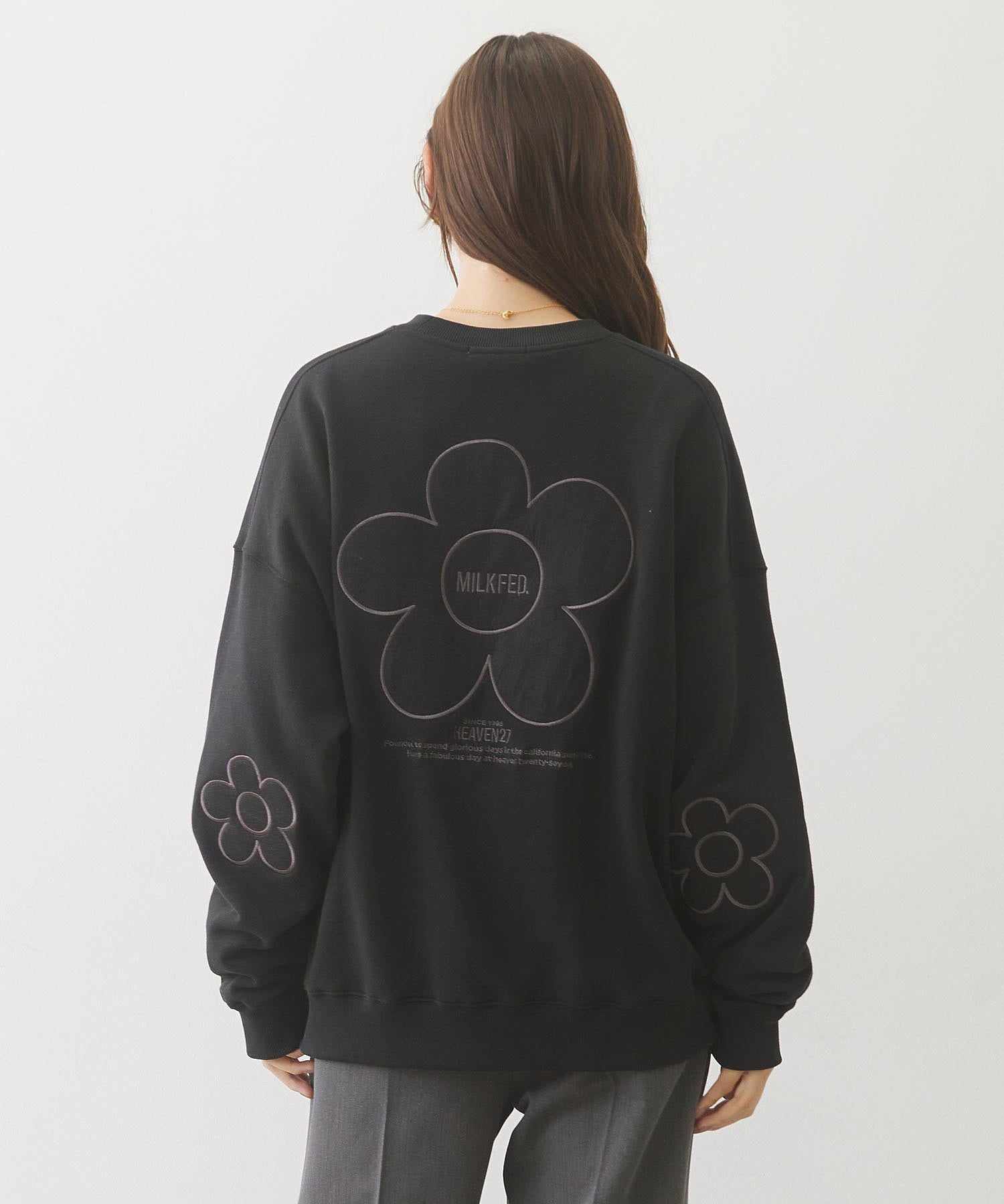 FLOWER PATCHED ELBOW SWEAT TOP