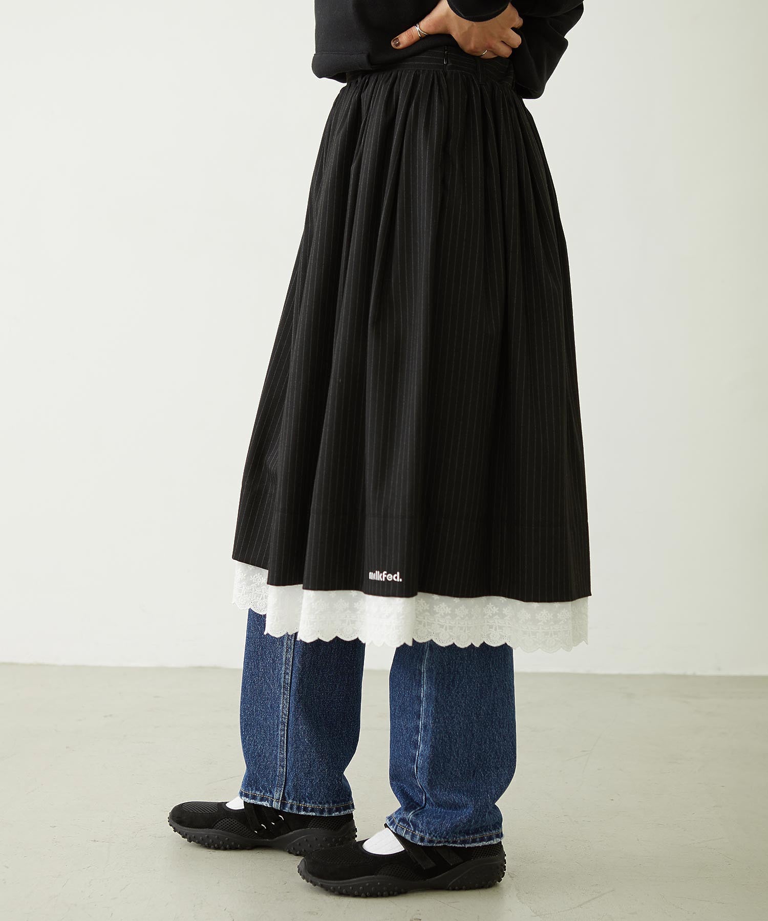 LACE HEM STRIPED SKIRT