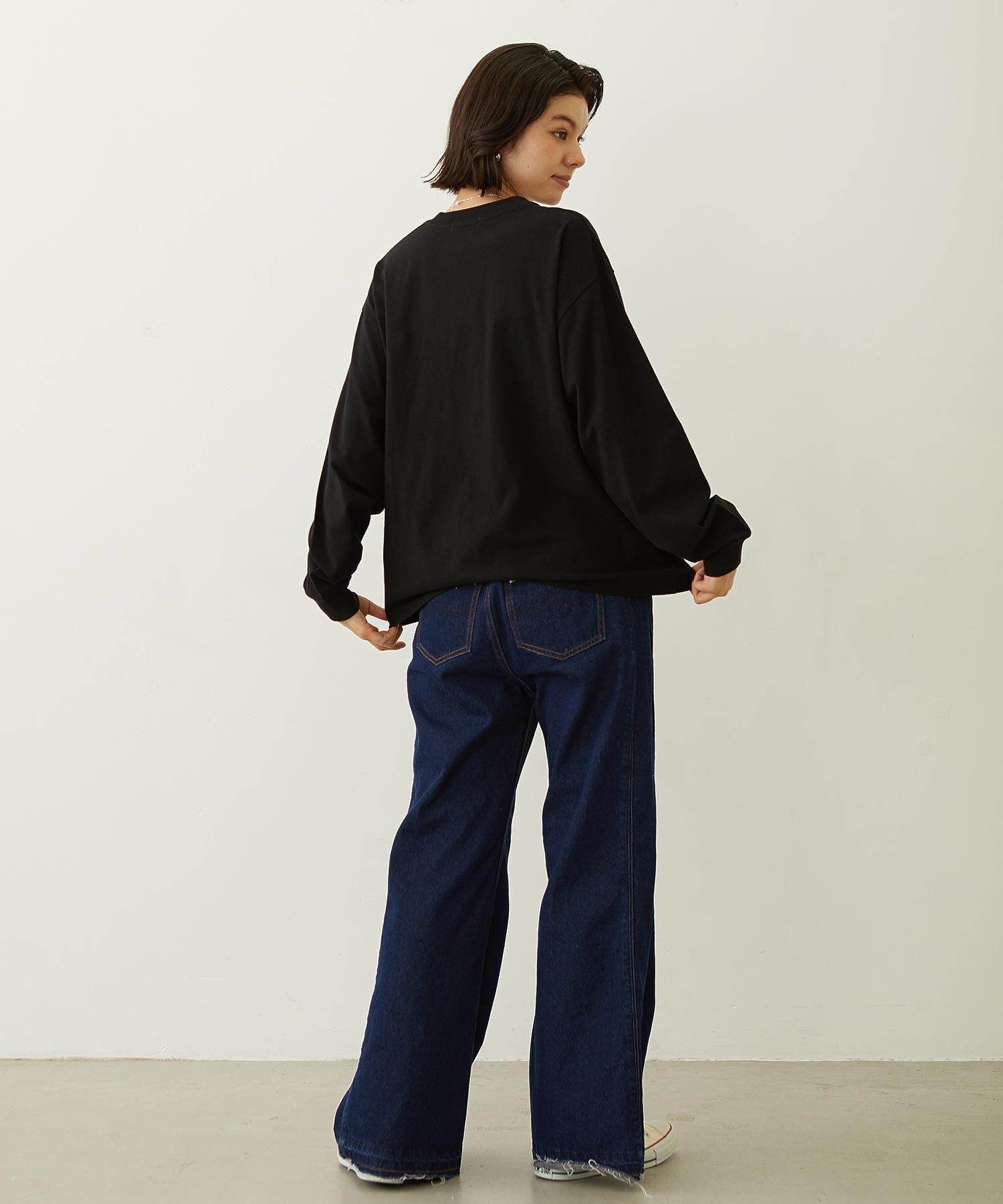 APPLE LOGO FLOCK PRINT L/S TEE