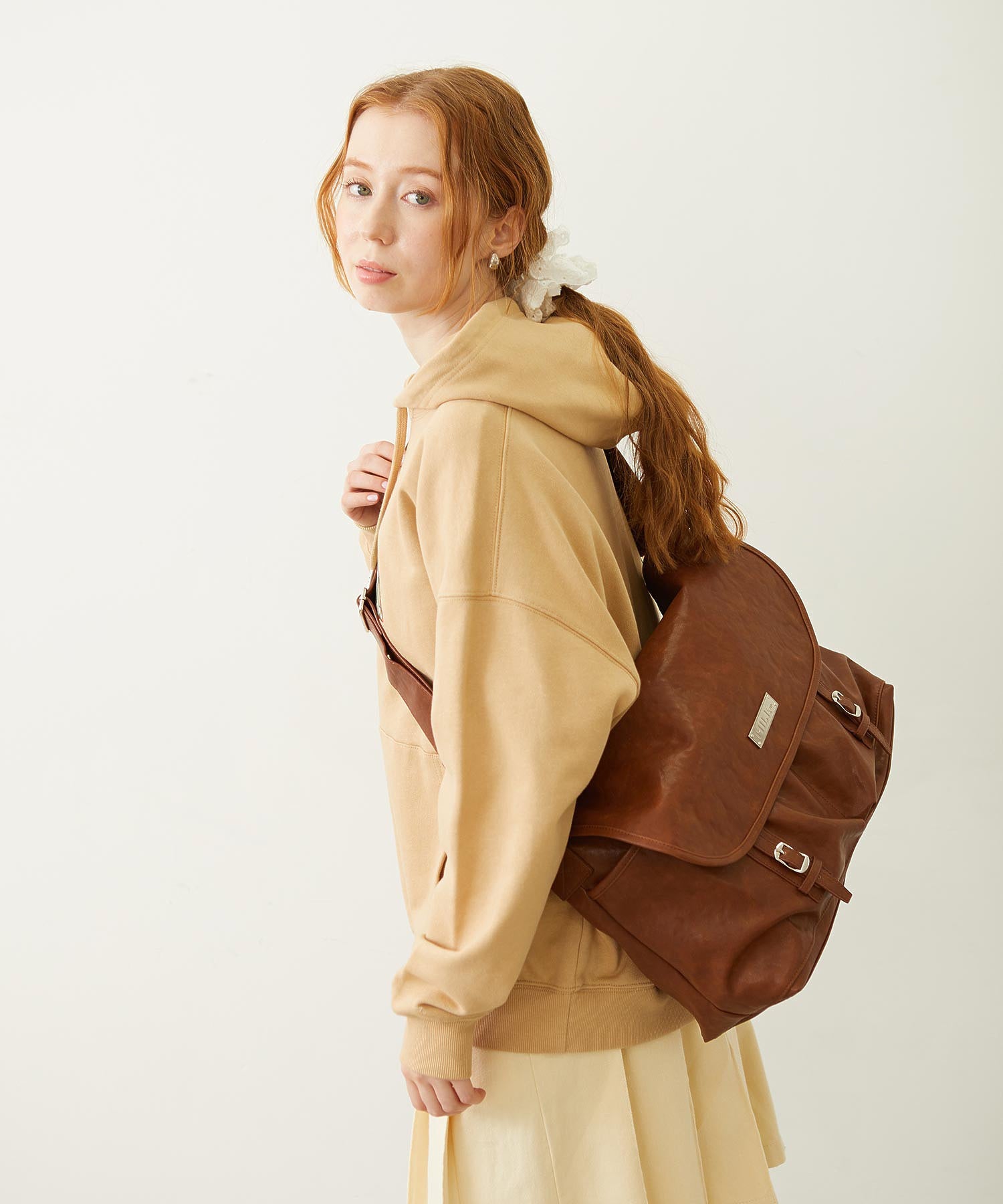 BAR LOGO MESSENGER BAG