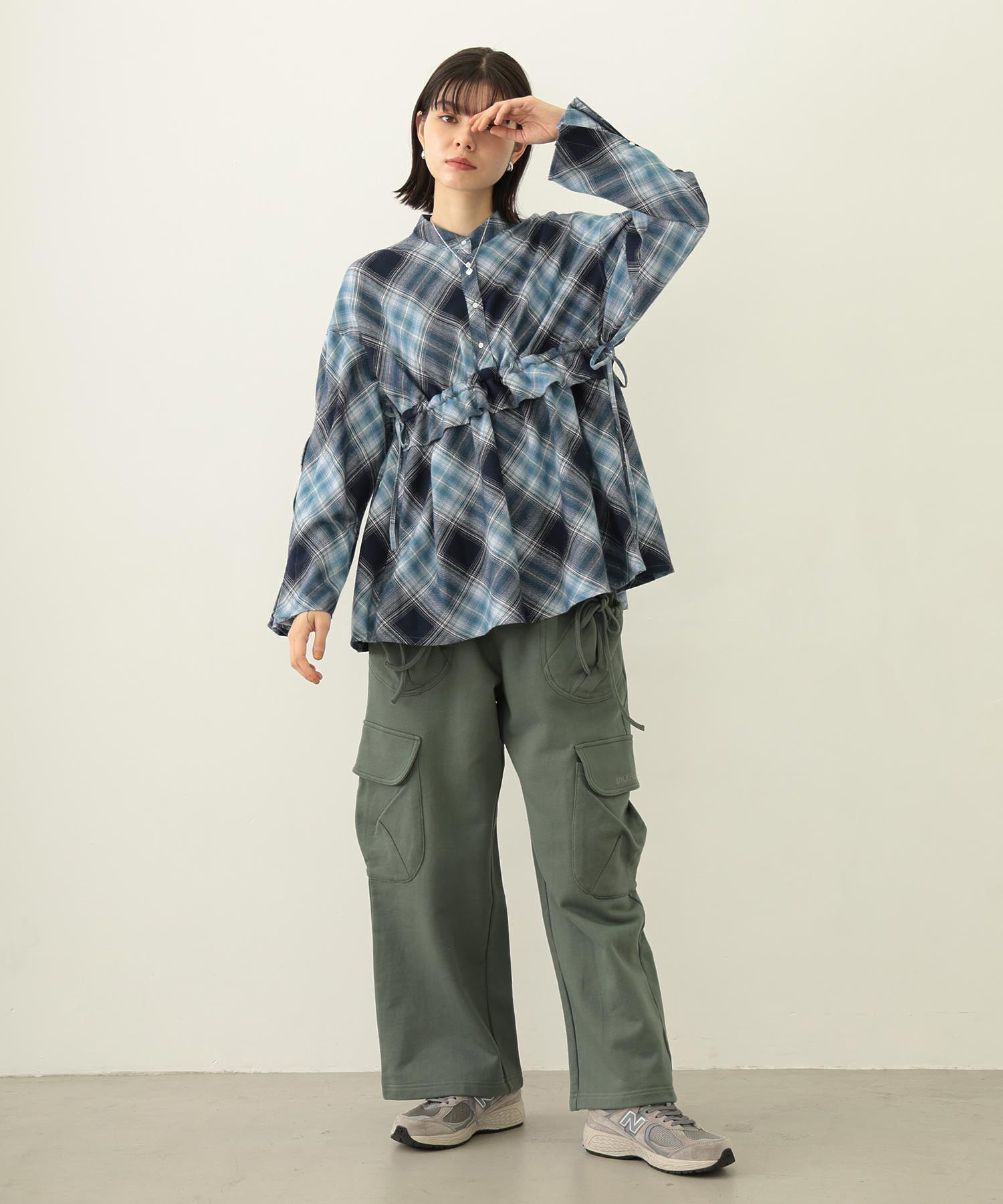 GATHERED POCKET SWEAT CARGO PANTS