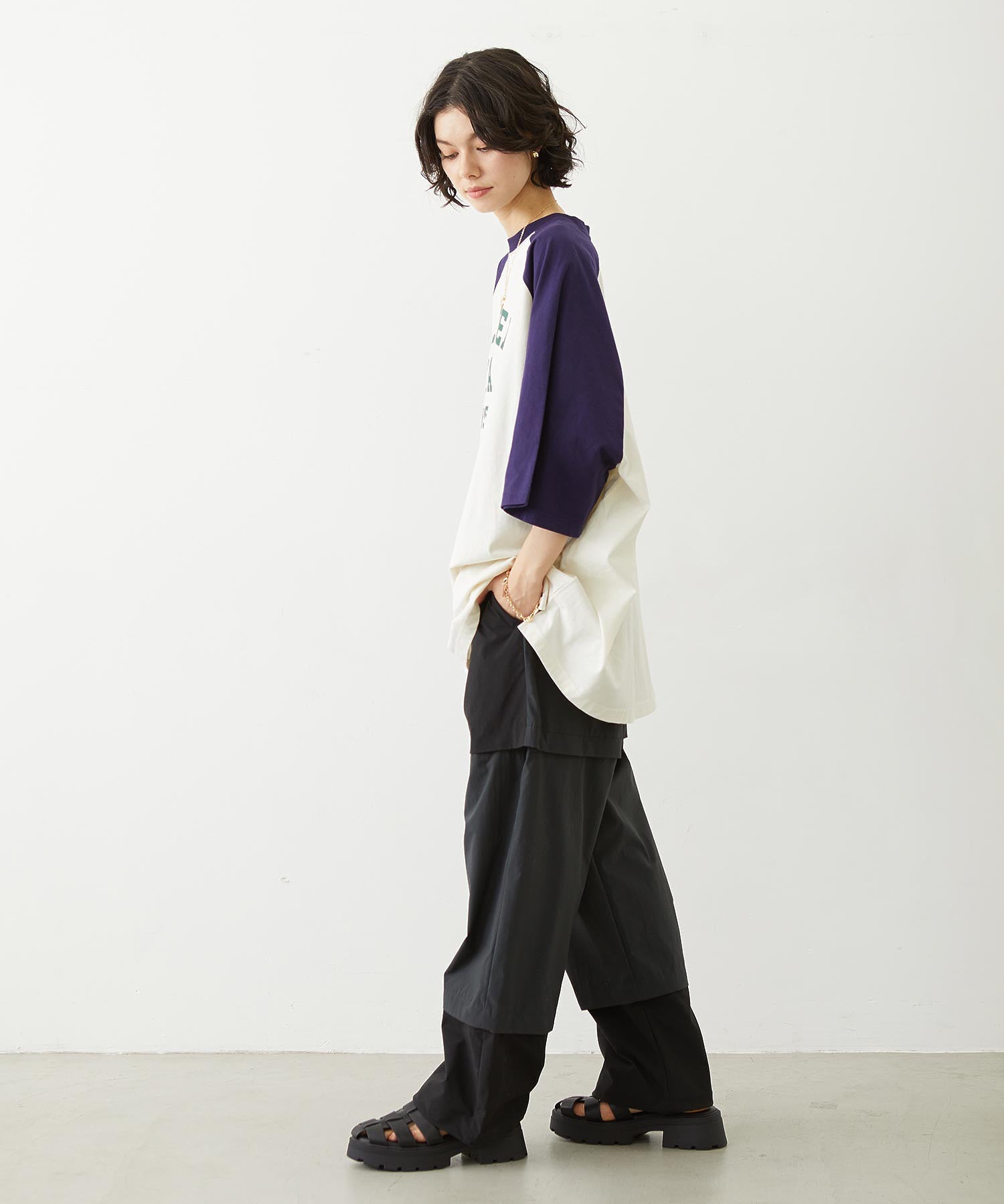 COLLEGE LOGO BIG S/S TOP