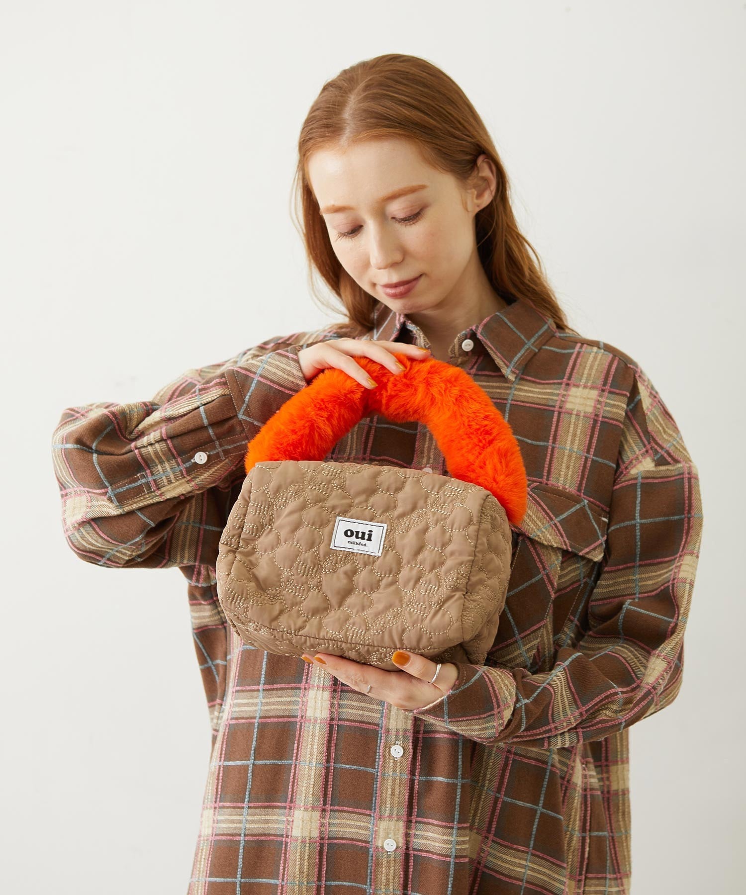 CHERRY QUILTED FUR HANDLE BAG