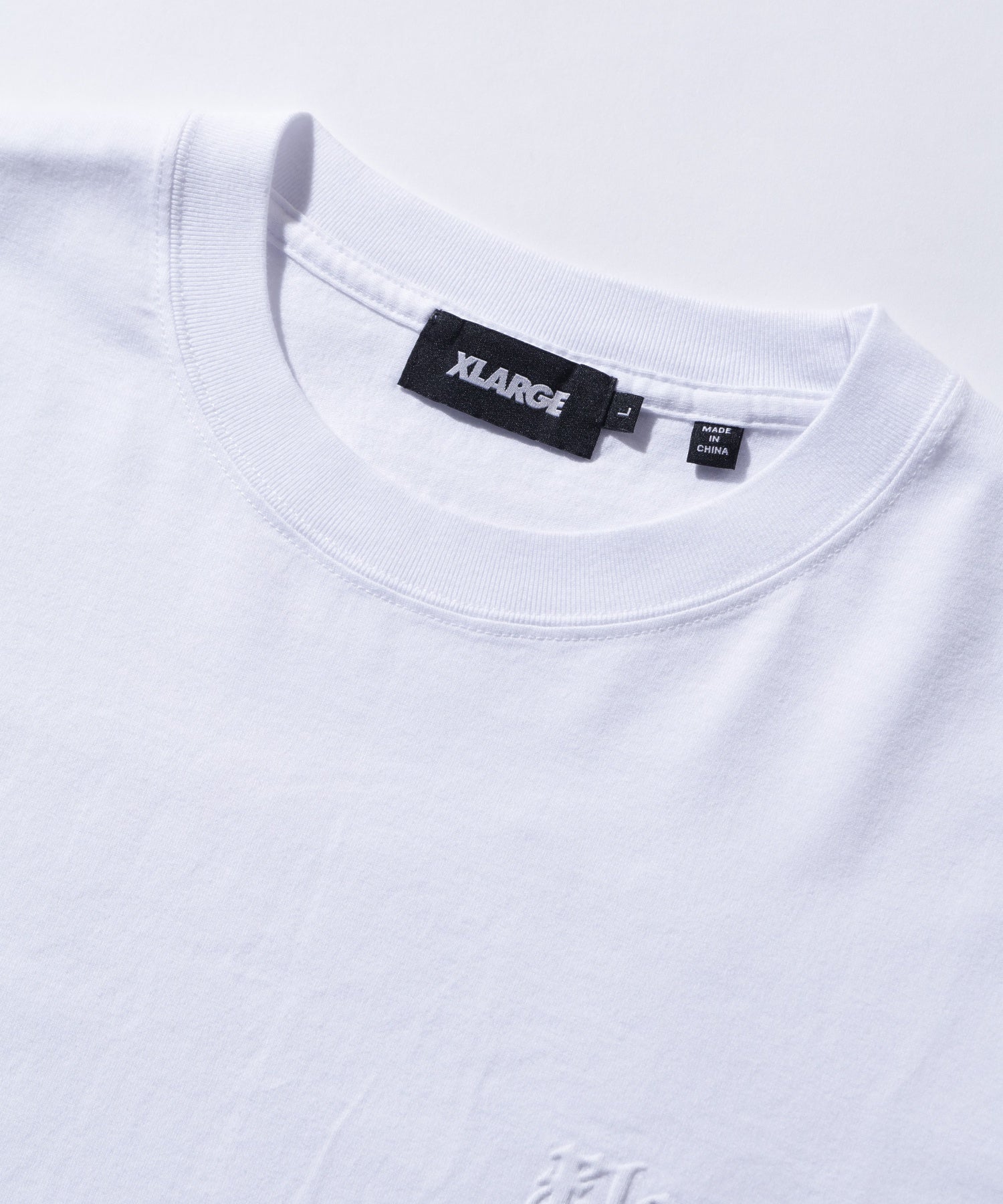 EMBOSSED OLD ENGLISH S/S TEE