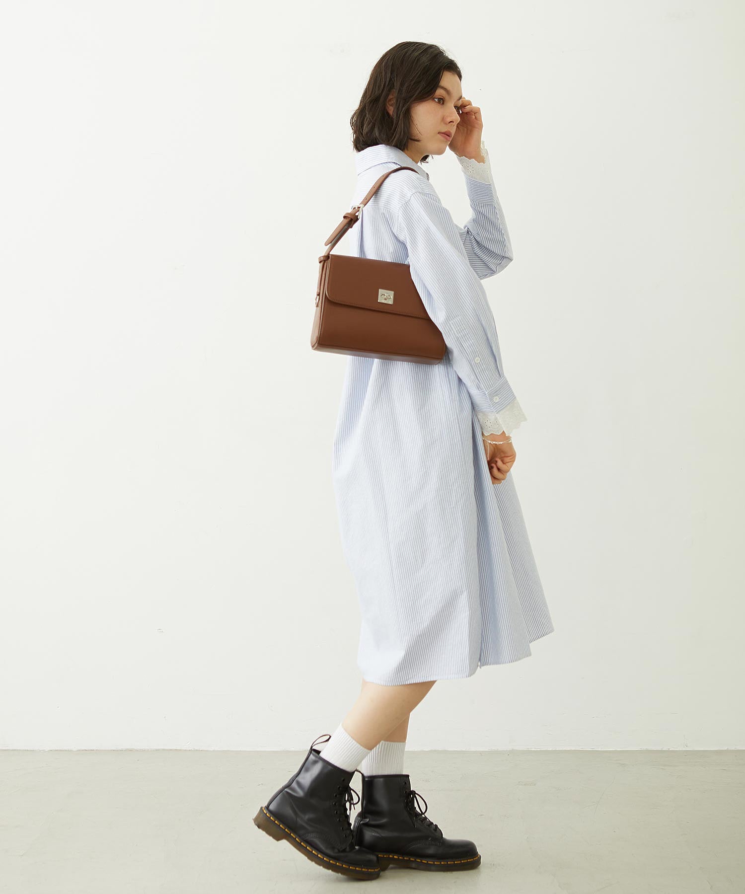 TRAPEZOID SHOULDER BAG
