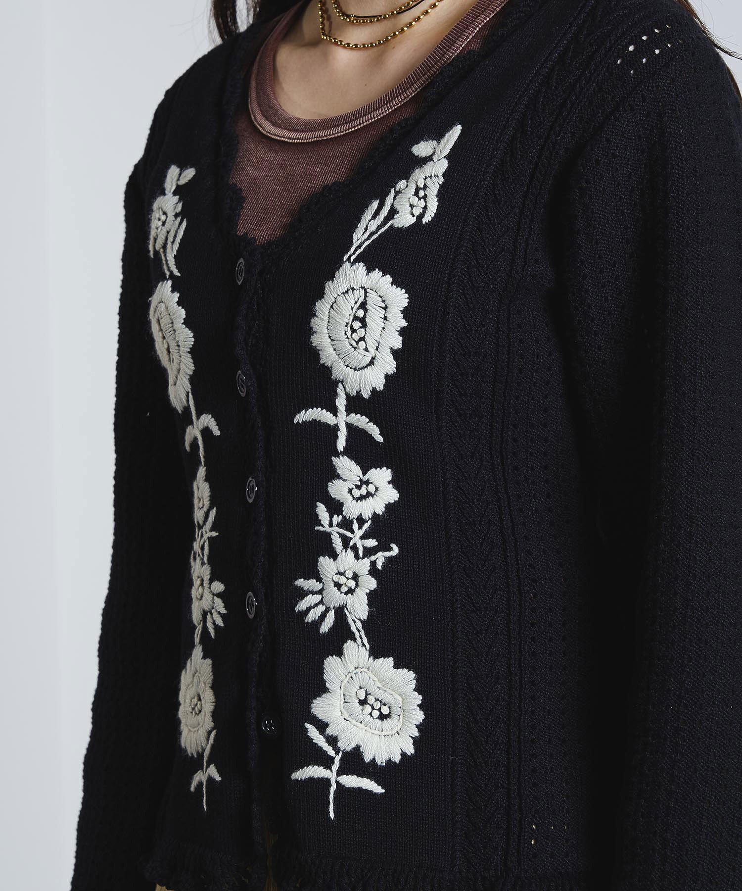 mag.by c/FLOWER EMBROIDERY KNIT CARDIGAN
