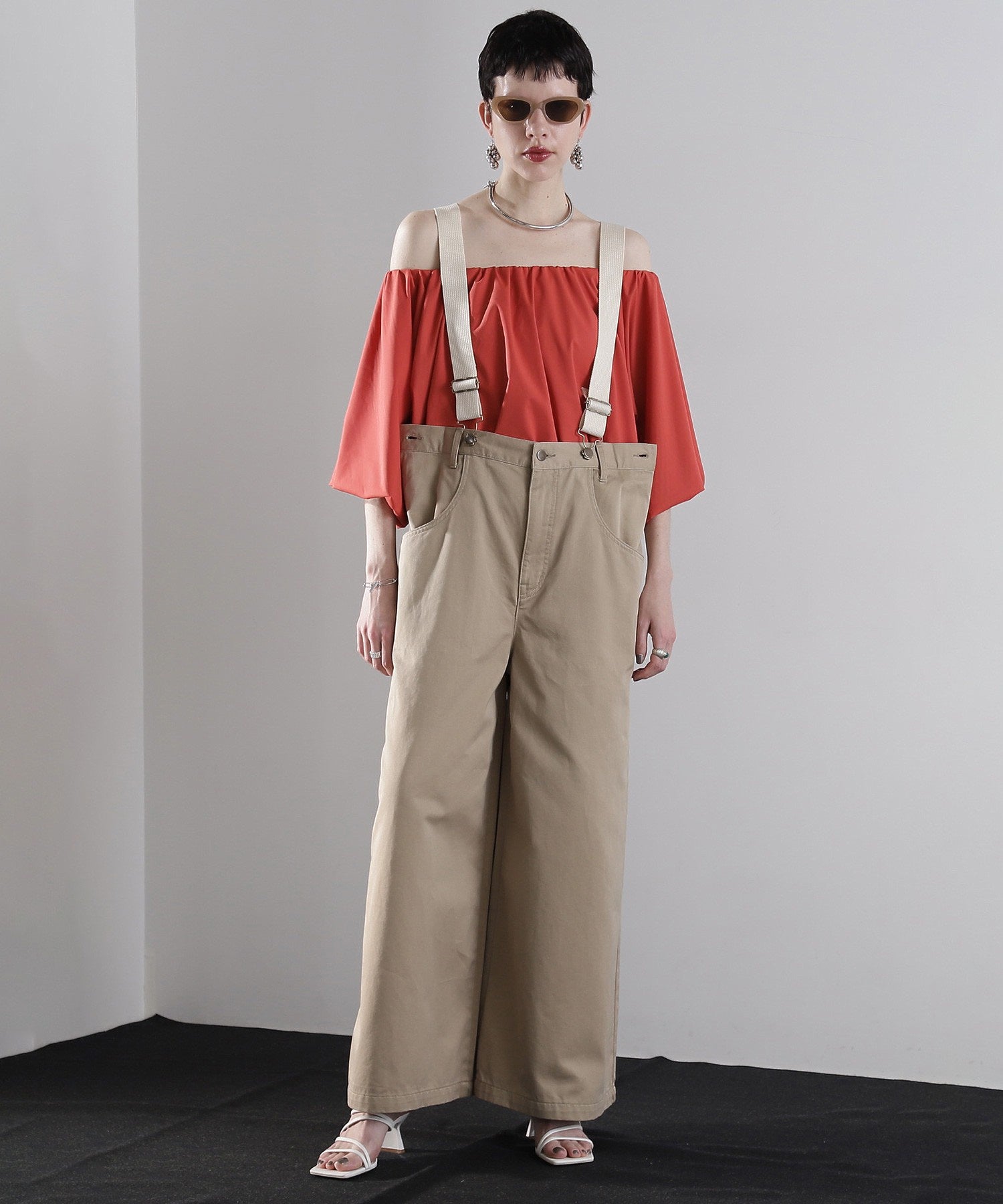 サスペンダータックワイドパンツ