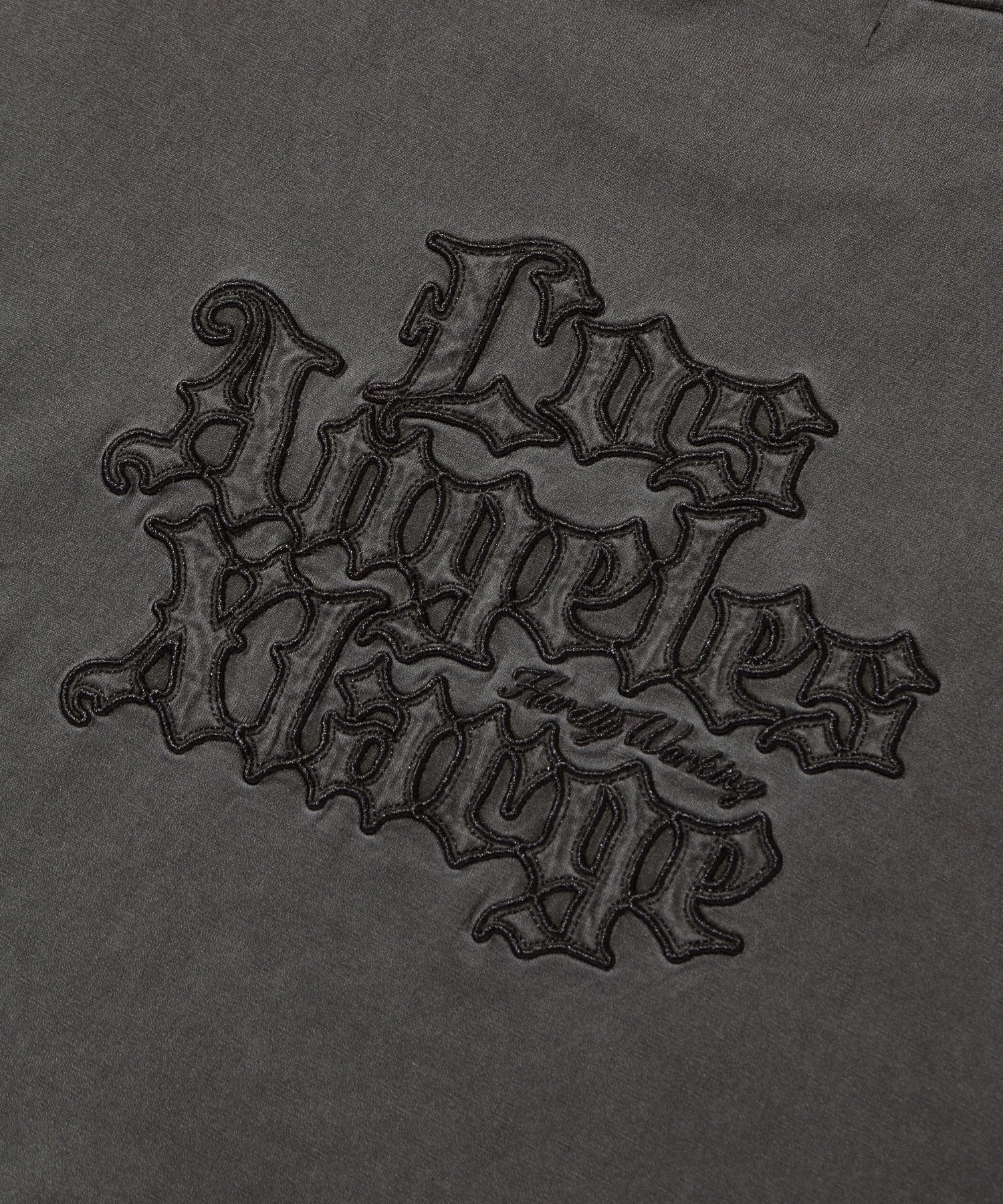 PATCHED OLD ENGLISH L/S TEE