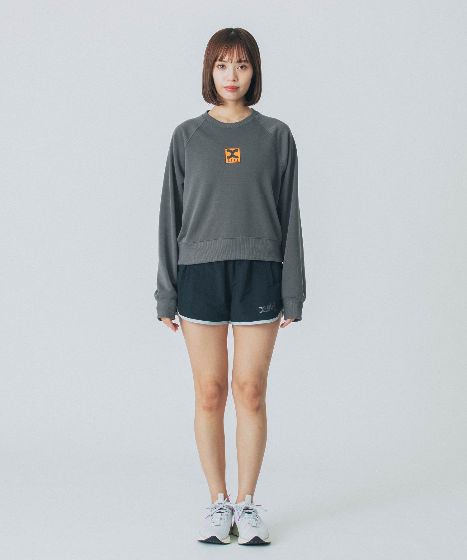 SHORT CREWNECK SWEATSHIRT