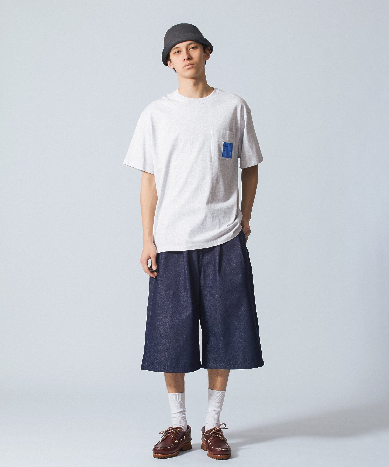 LABELED POCKET S/S TEE