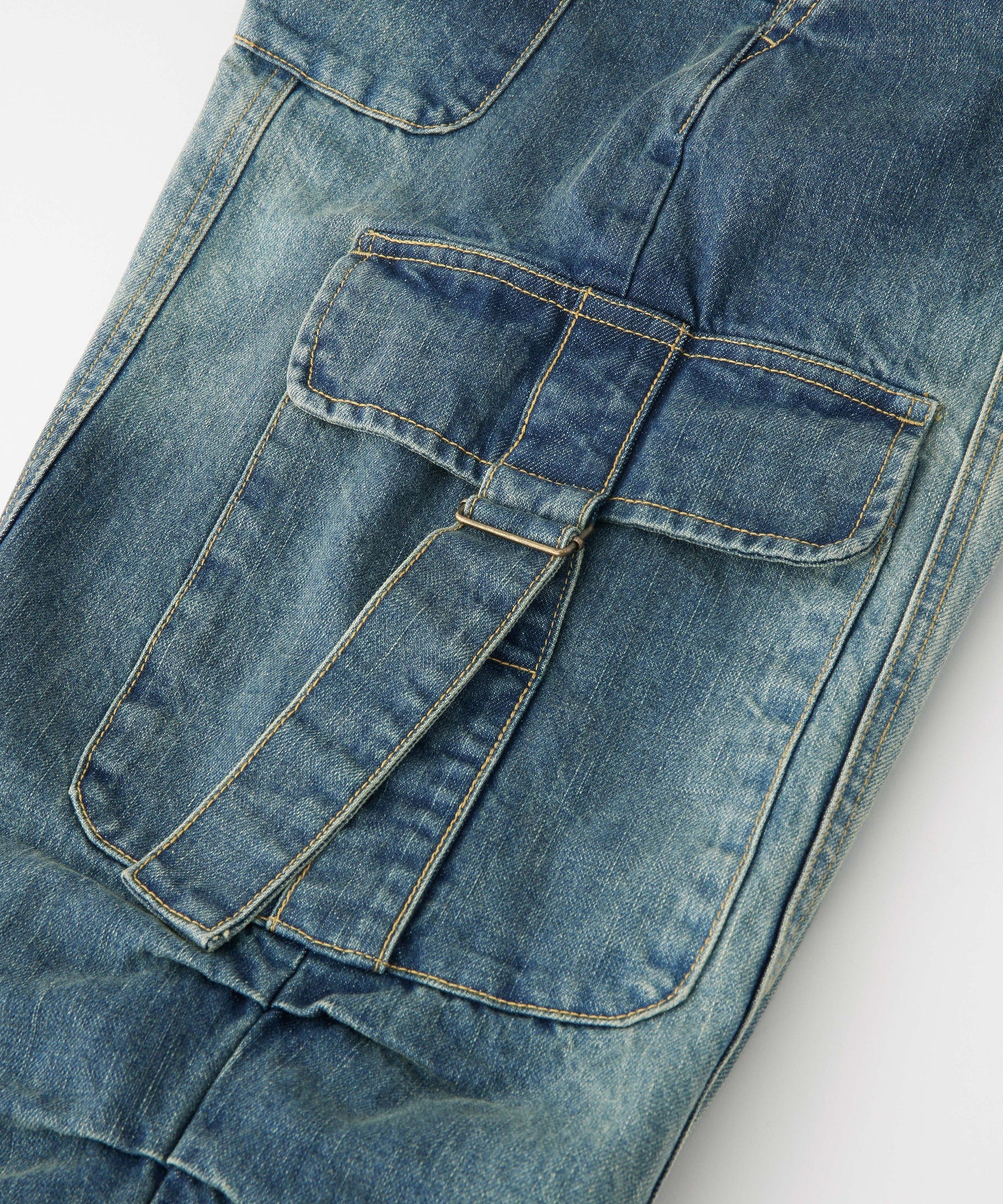 LOW RISE CARGO POCKET DENIM PANTS