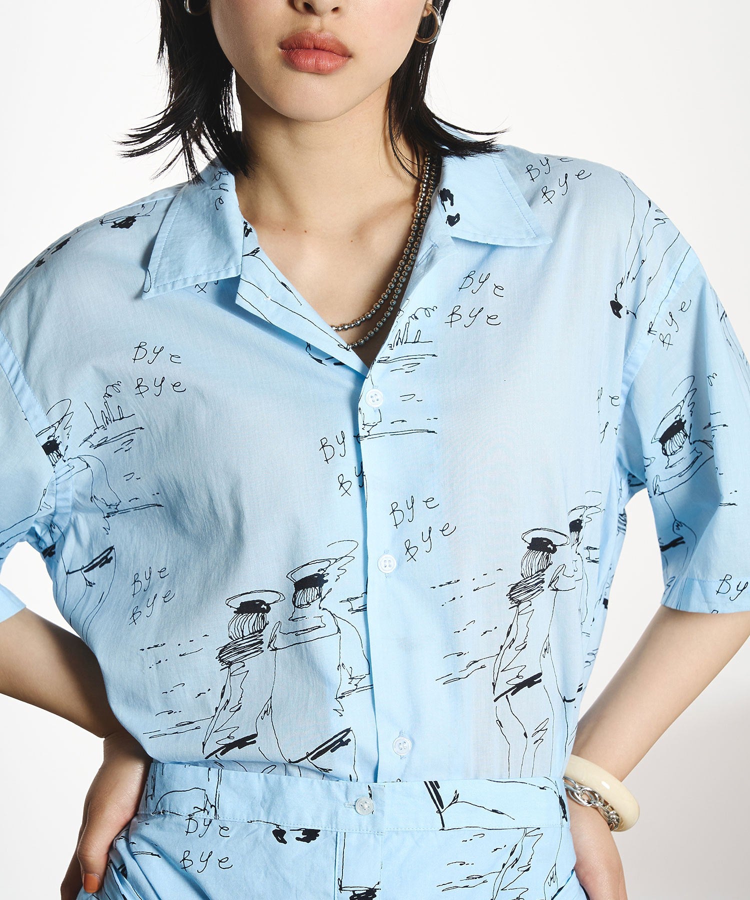 【ROSE BUD別注】INDIA IS BEAUTIFUL/SHORT-SLEEVE PRINTED SHIRT