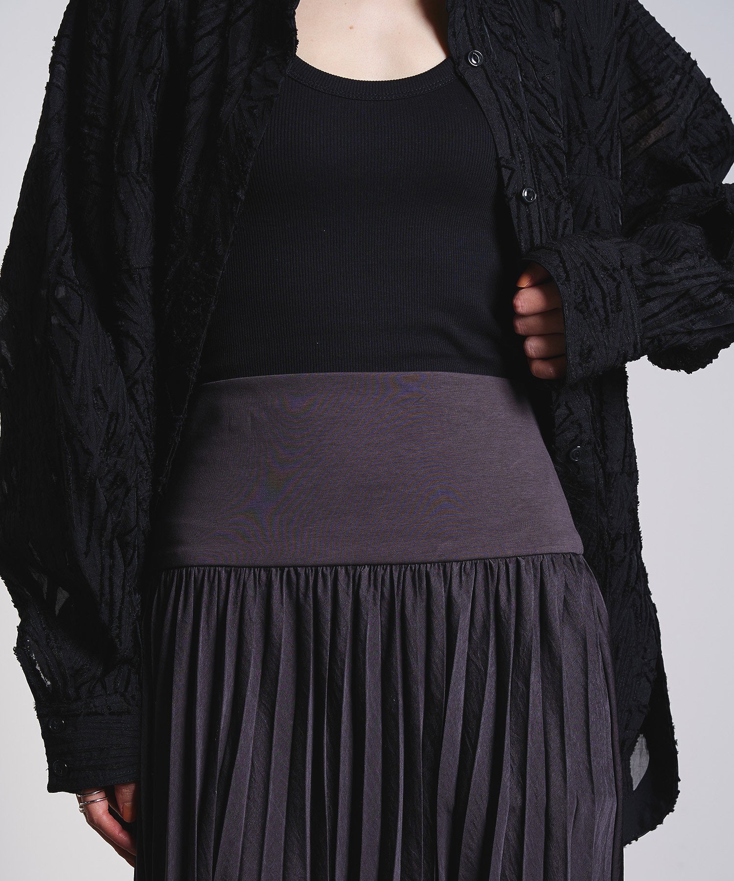 GENE HEAVENS/PLEATED SKIRT