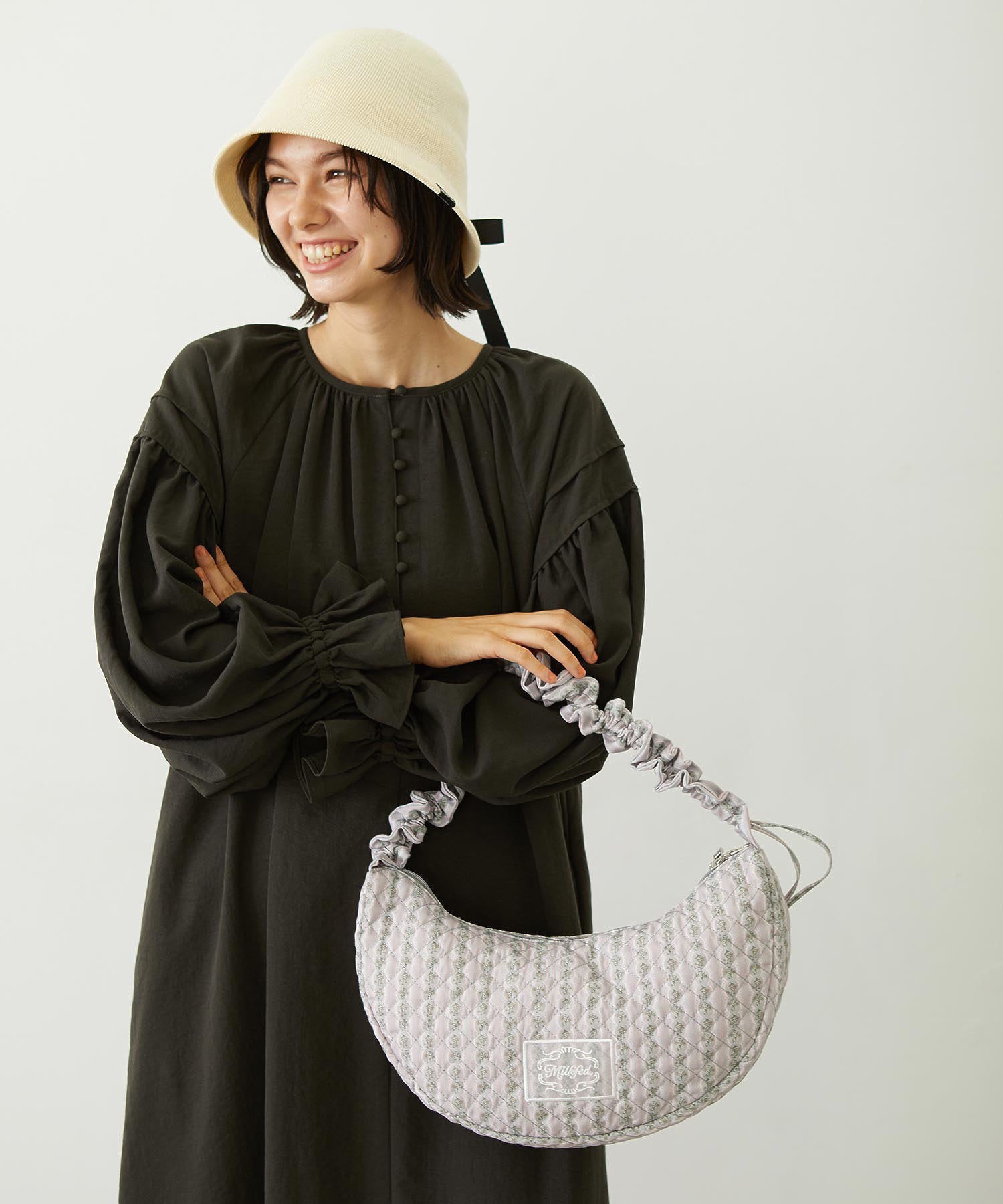 STRIPED FLOWER QUILTED SHOULDER BAG