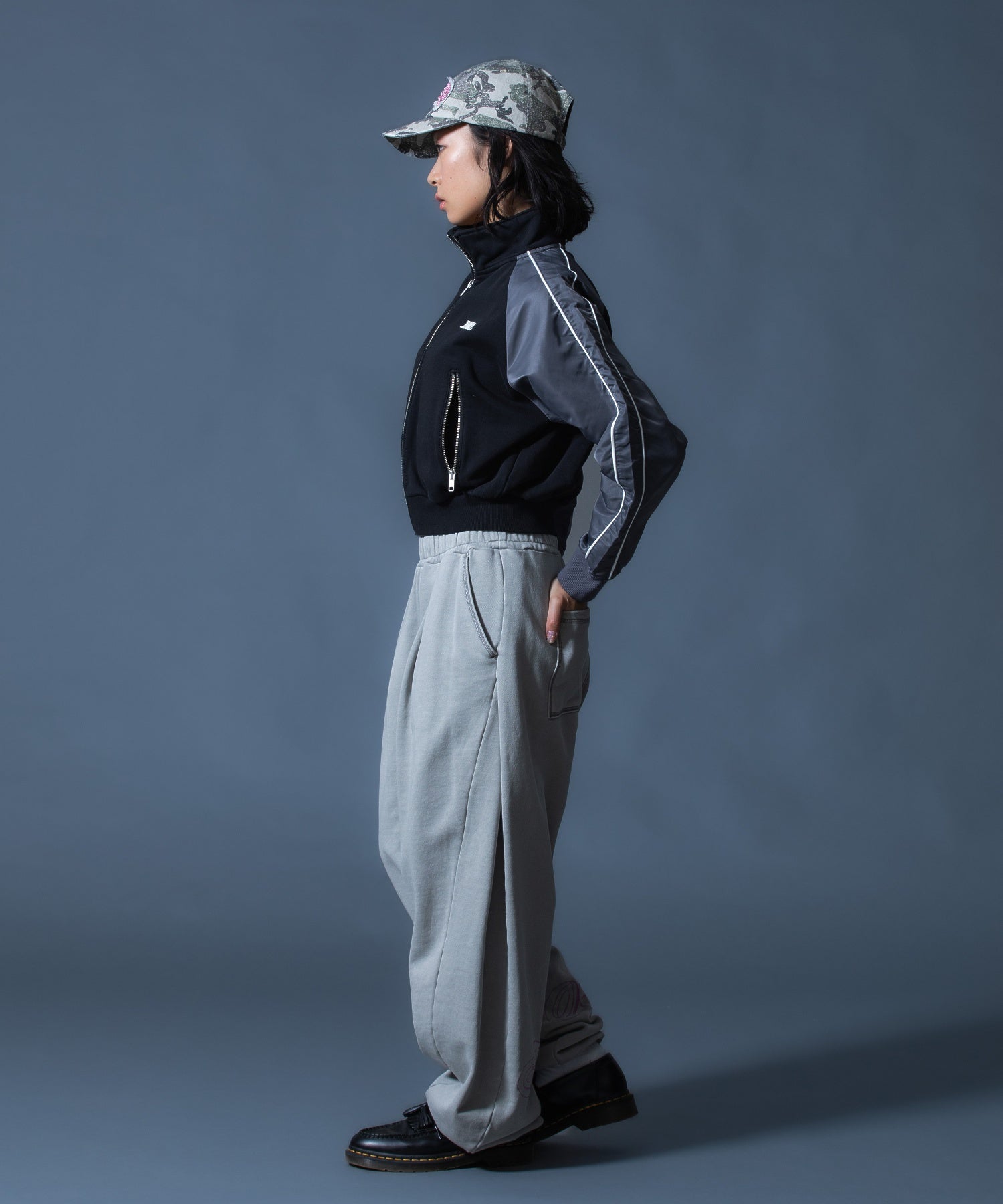 WOVEN MIX SWEAT ZIP UP TOP
