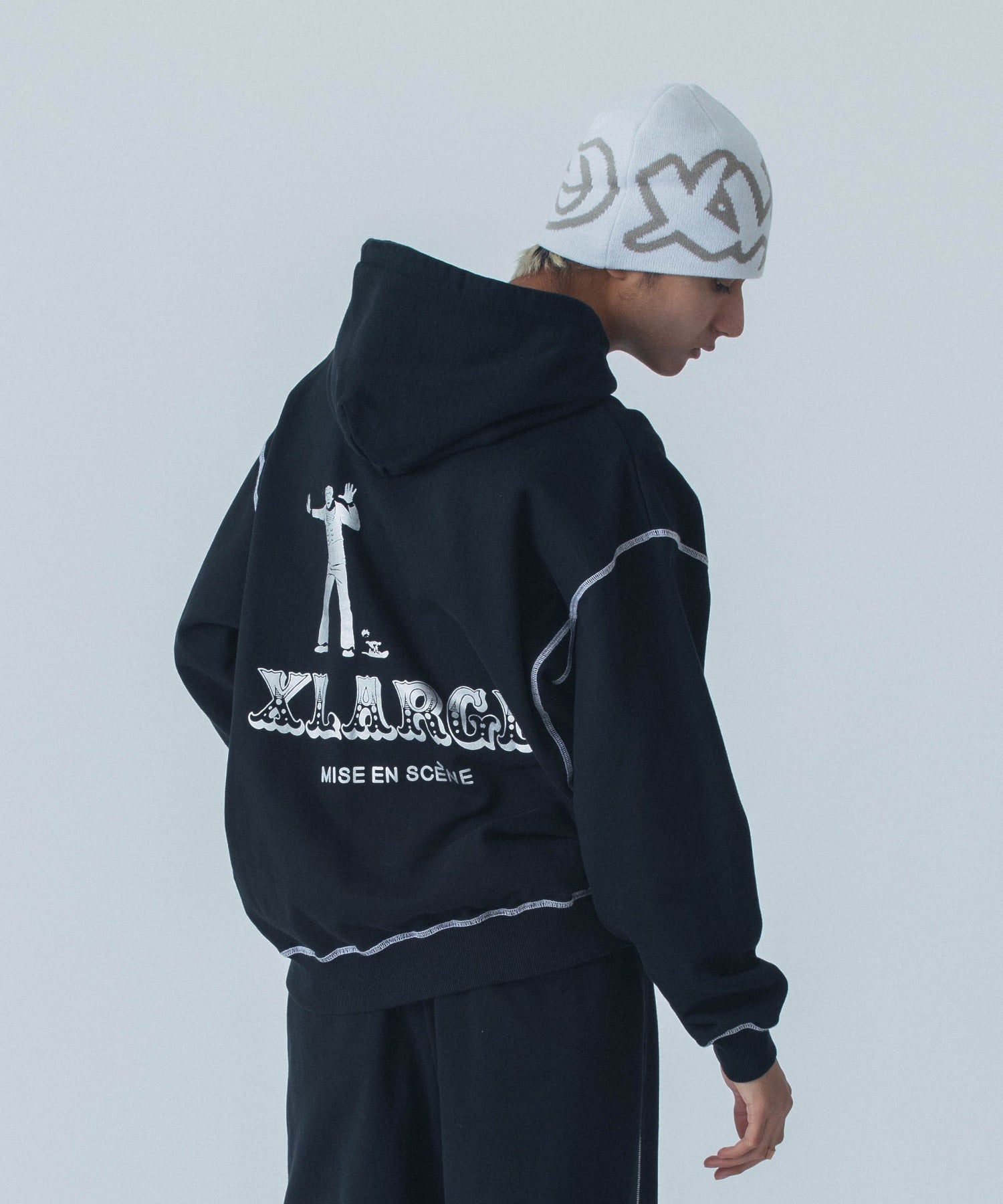 CONTRAST STITCH PULLOVER HOODED SWEATSHIRT