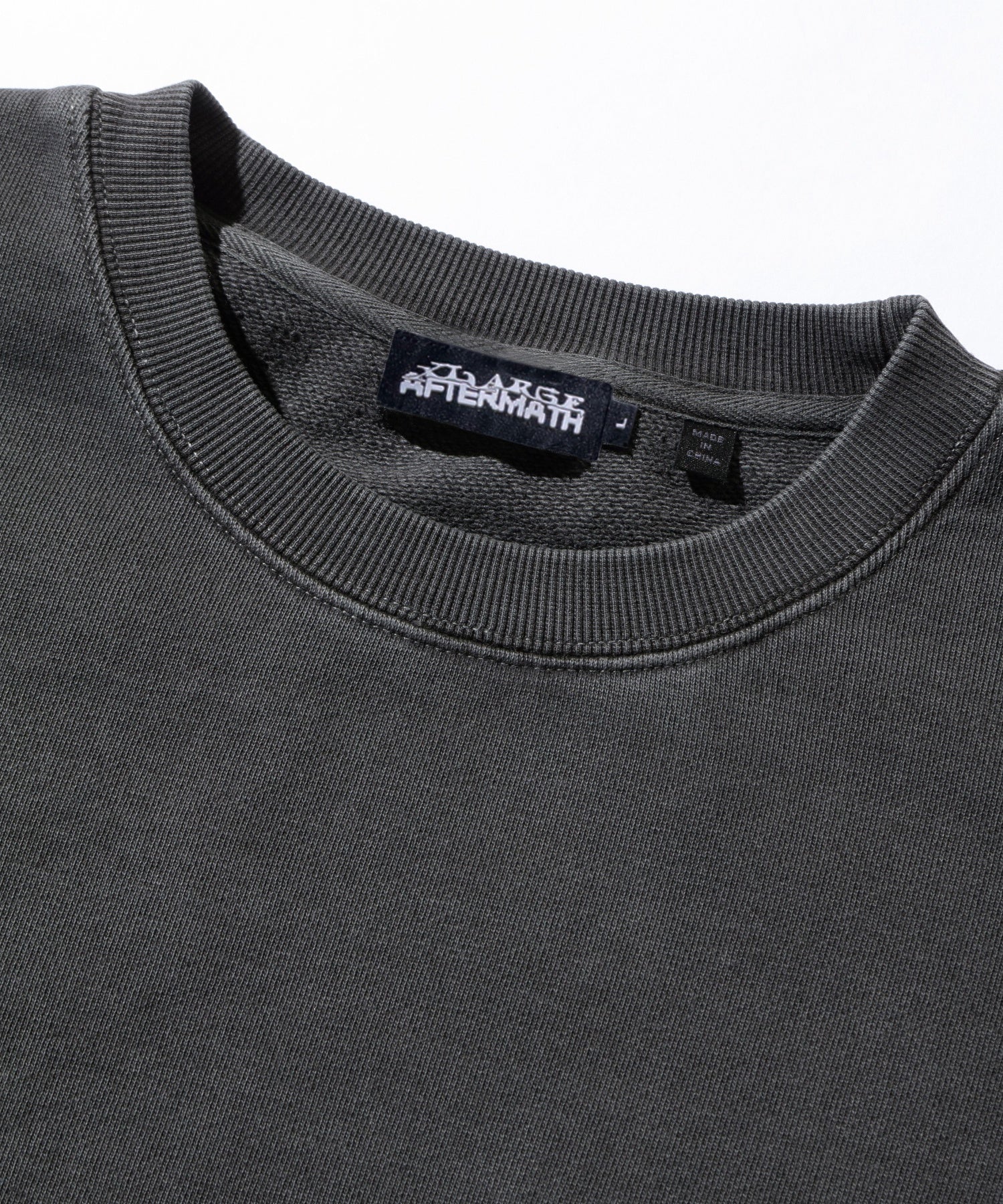 XLARGE×AFTERMATH CREWNECK SWEATSHIRT