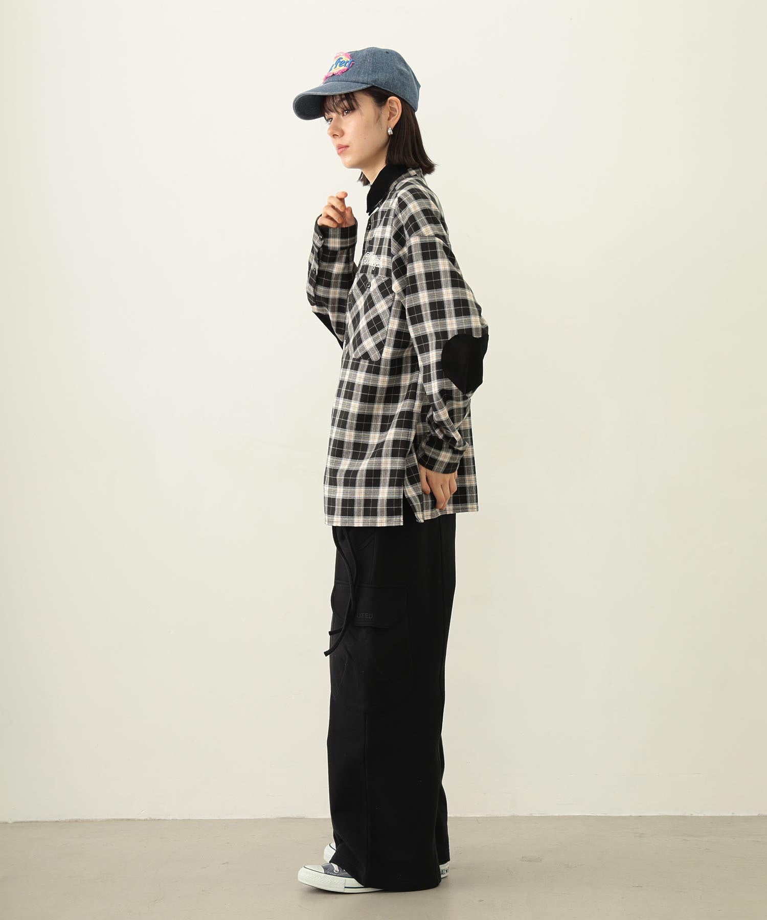 HEART ELBOW PATCH PLAID SHIRT