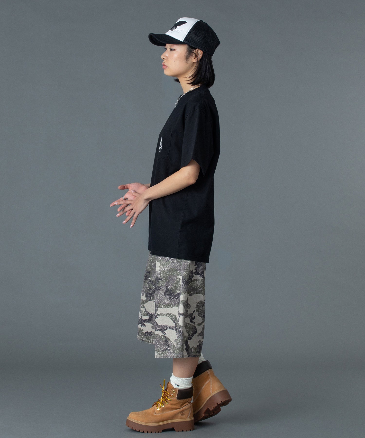 FACE AND WORDS POCKET S/S TEE