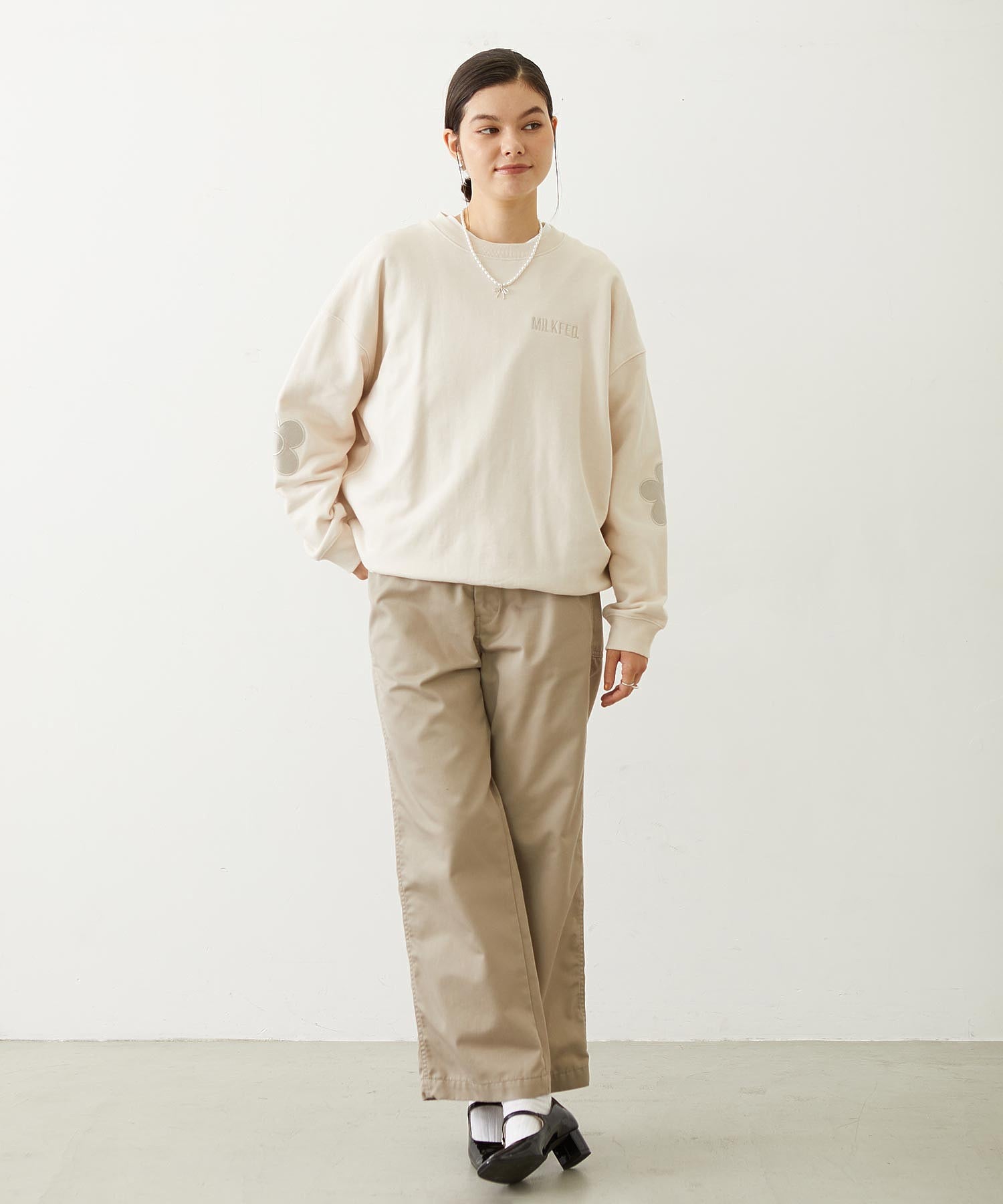 FLOWER ELBOW PATCH SWEAT TOP