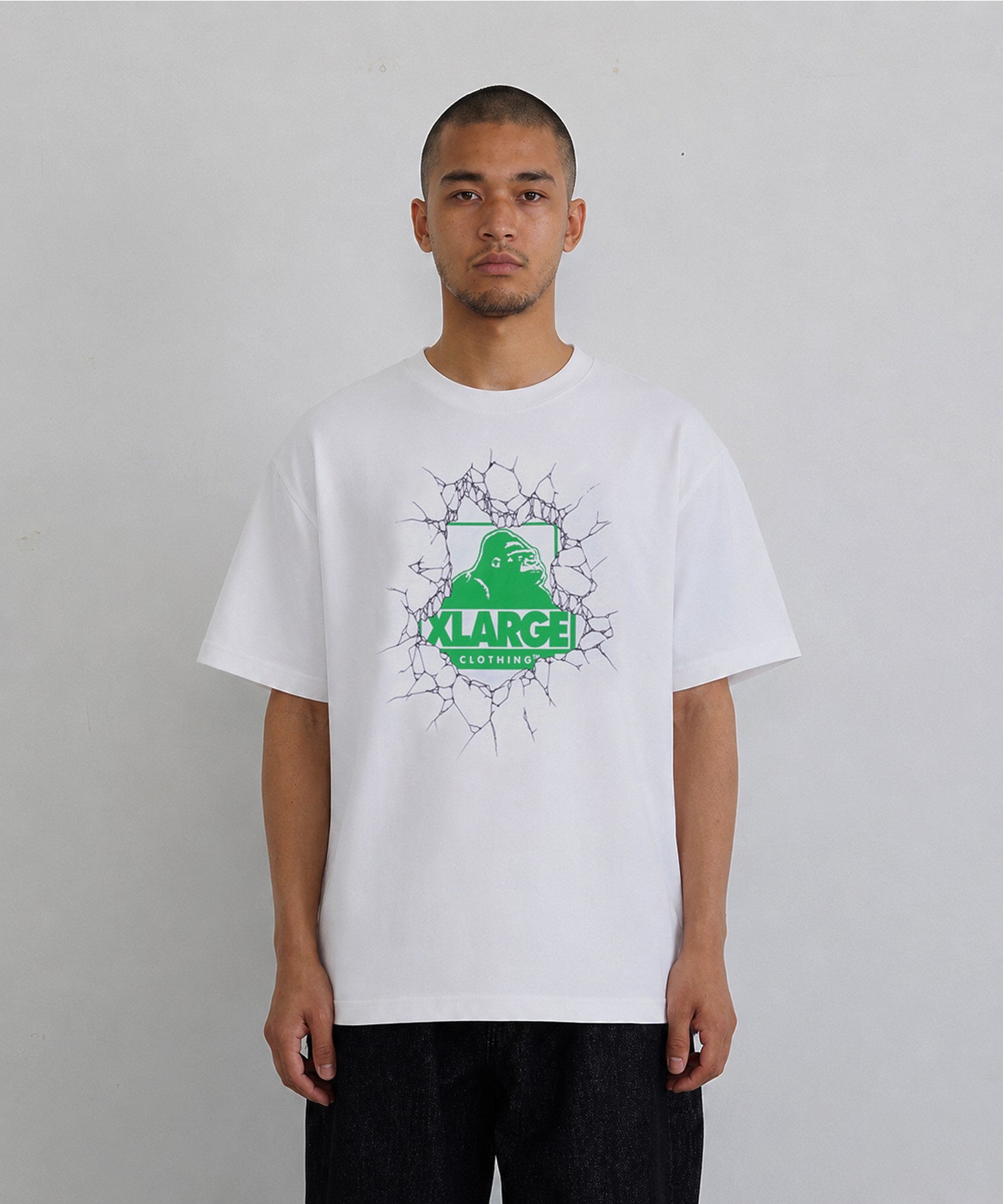 XLARGE×LIXTICK CRACK WALL OG S/S TEE