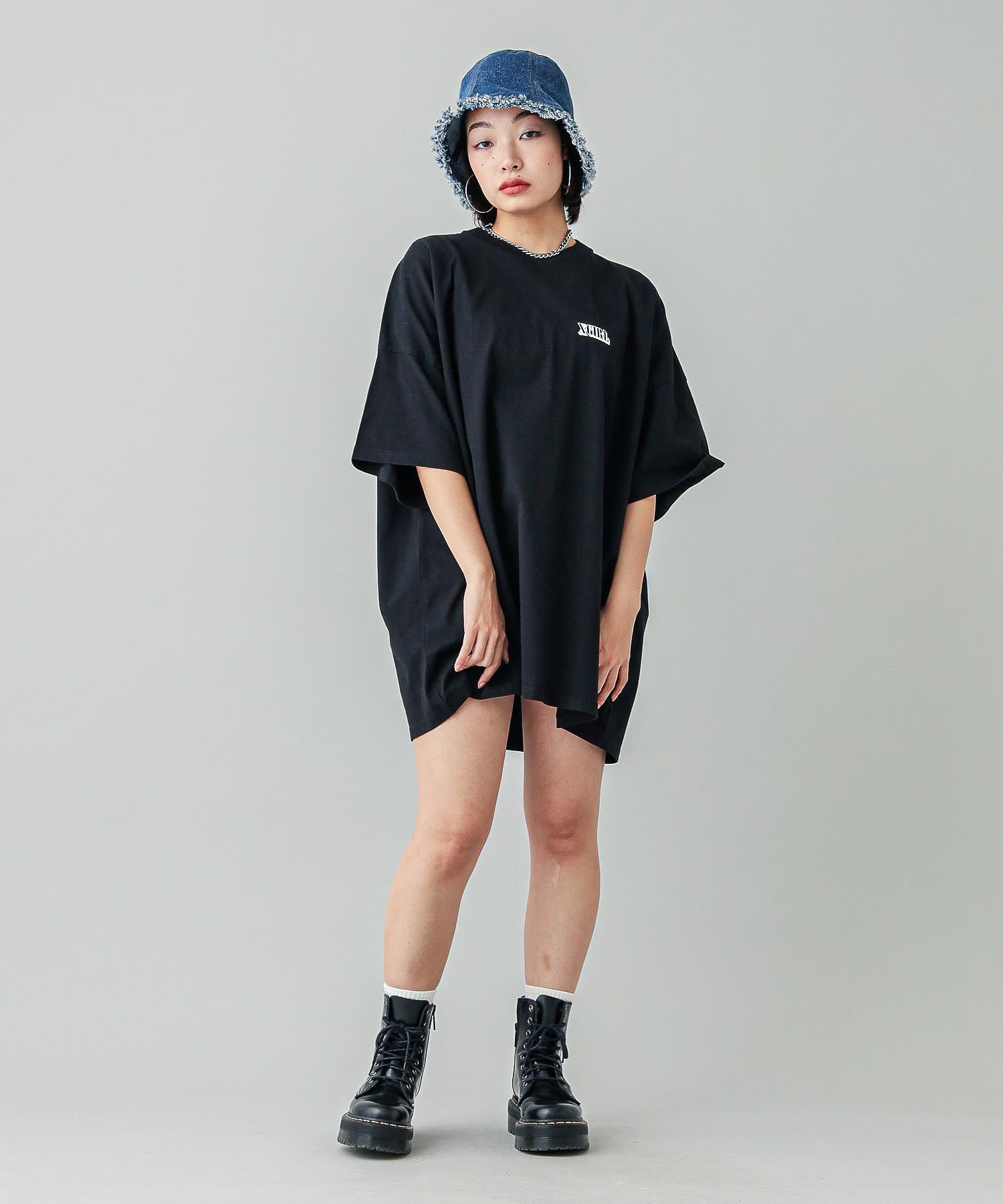 CIRCLE BACKGROUND FACE LOGO S/S BIG TEE DRESS