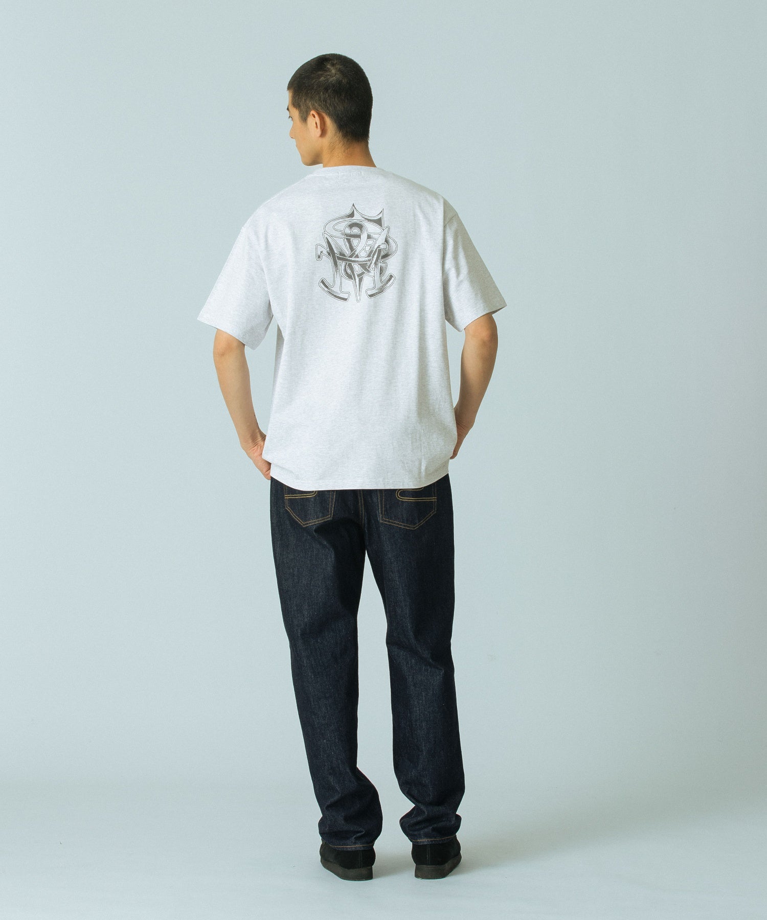 model：H183 着用サイズ：L