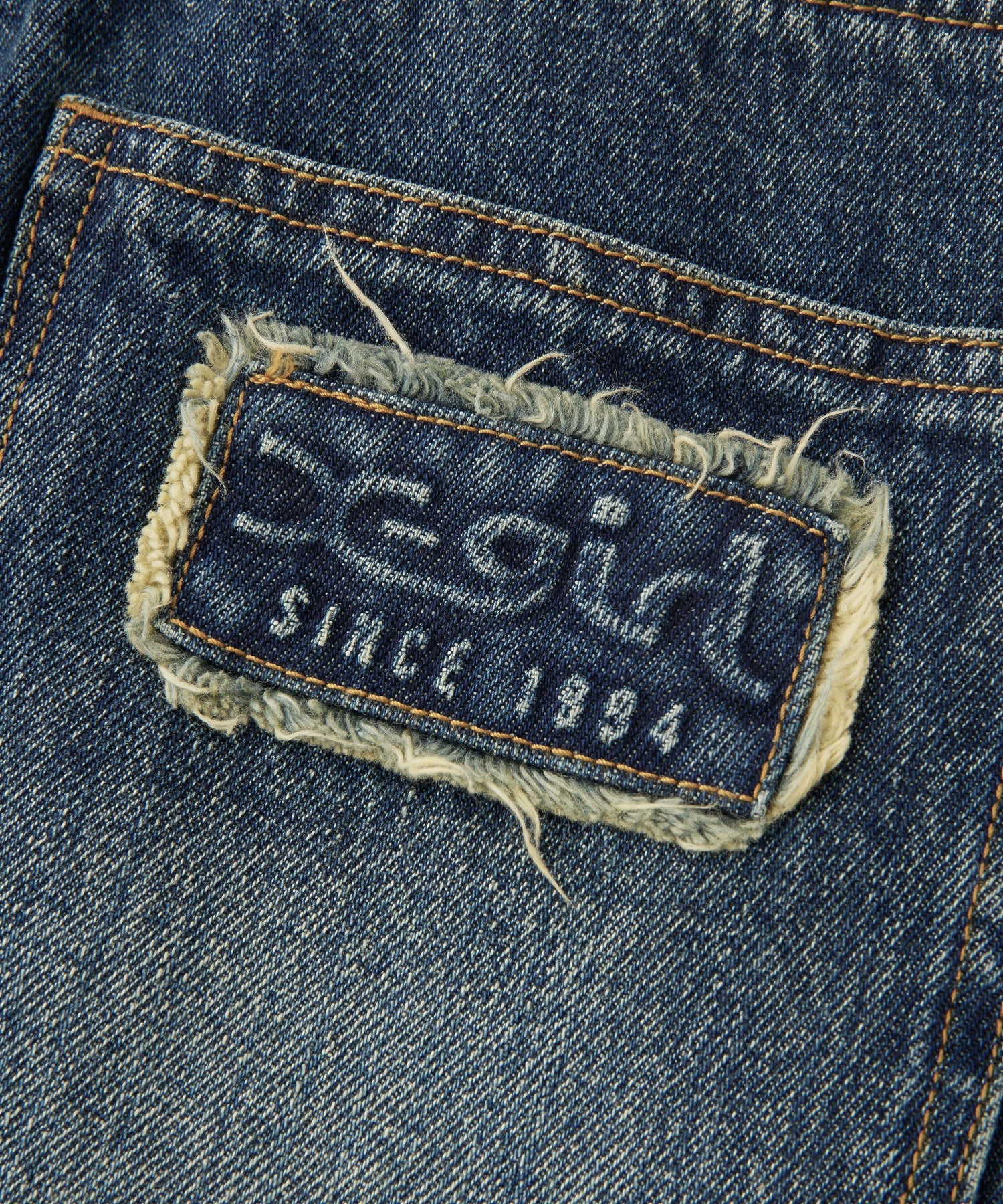 LOGO PATCH WIDE TAPERED DENIM PANTS