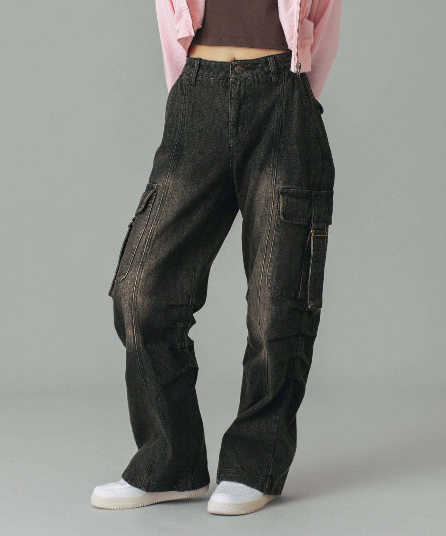 LOW RISE CARGO POCKET DENIM PANTS