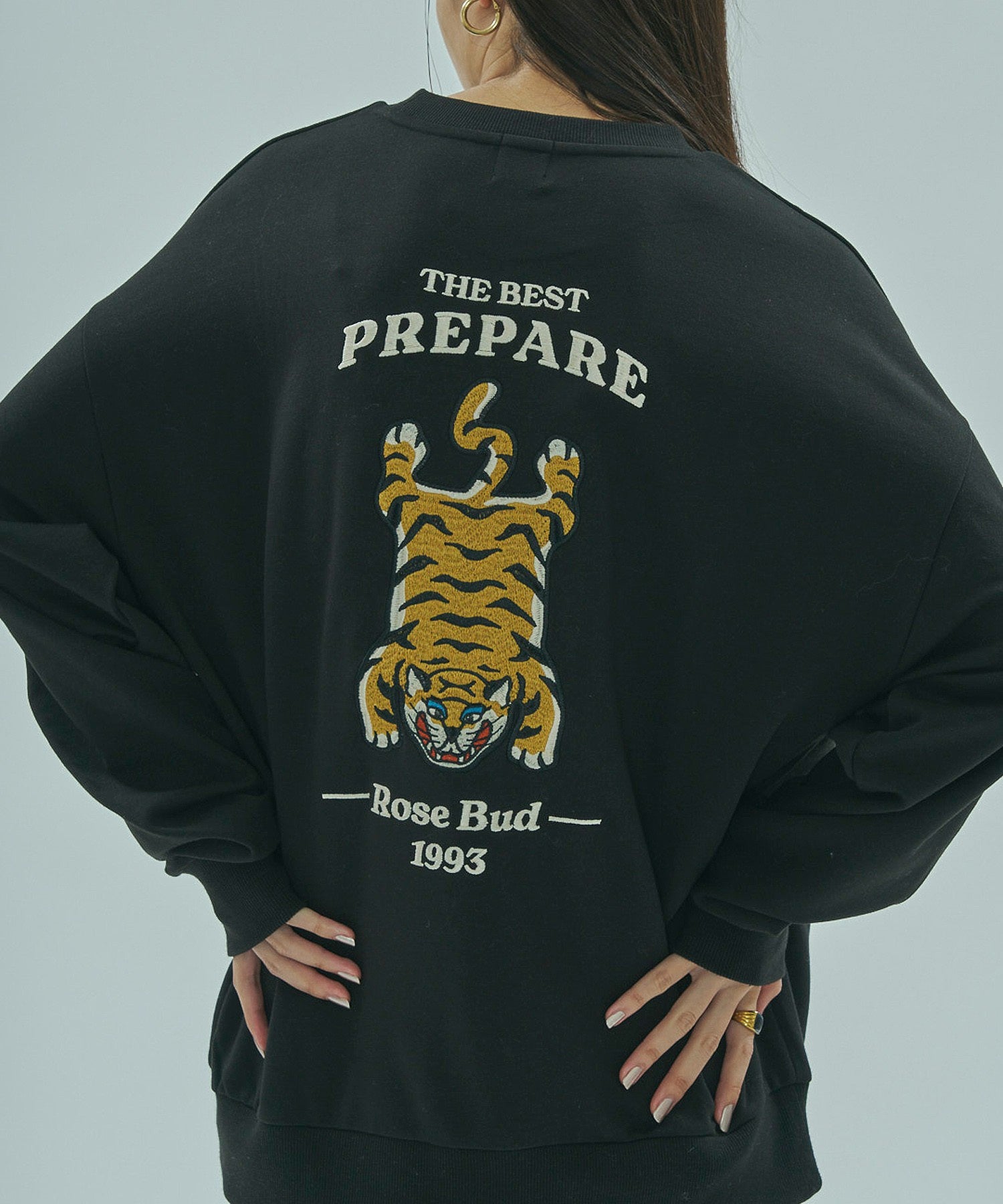 TIGER EMBROIDERY SWEAT