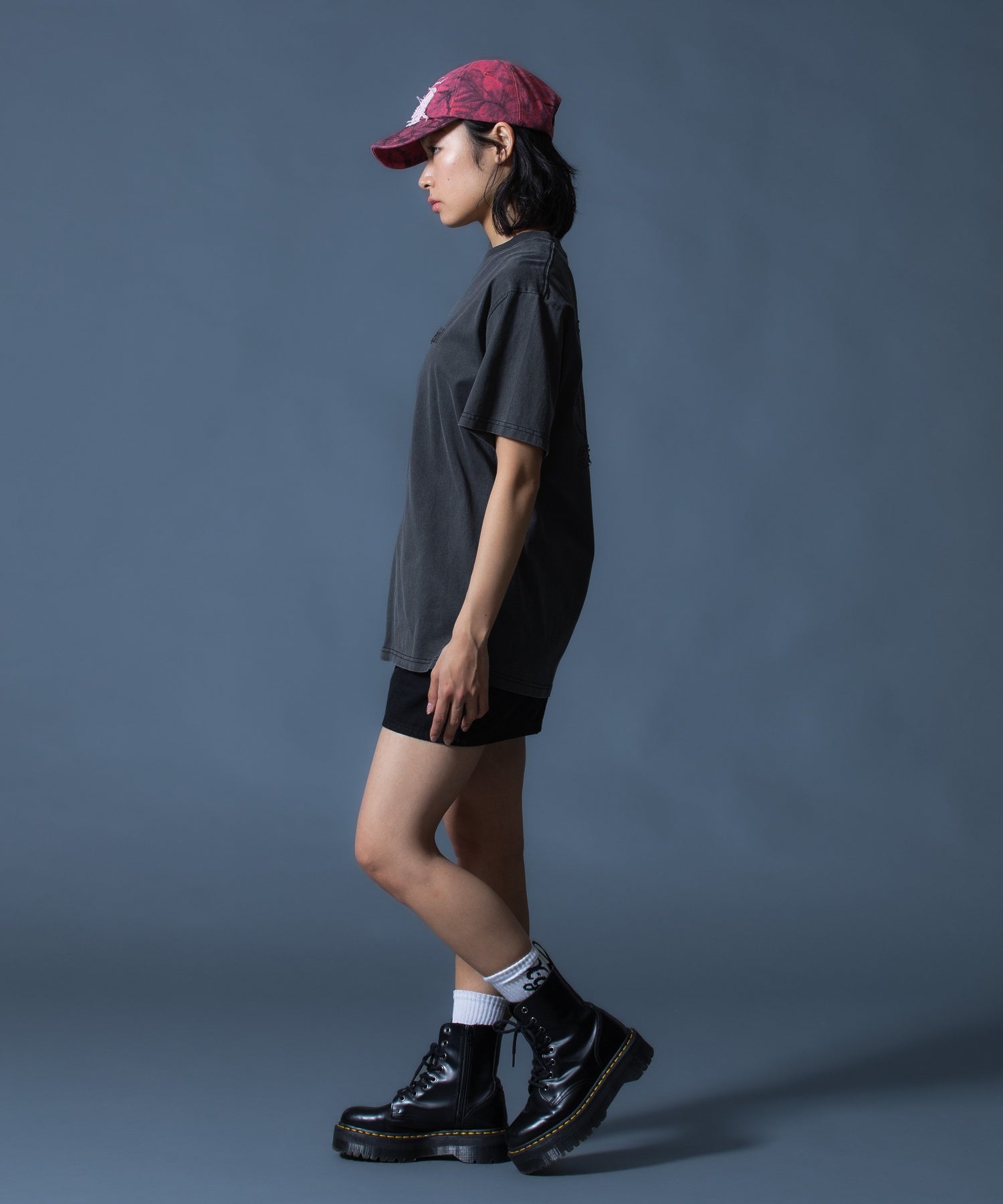 PIGMENT DYED HEART AND LOGO S/S TEE