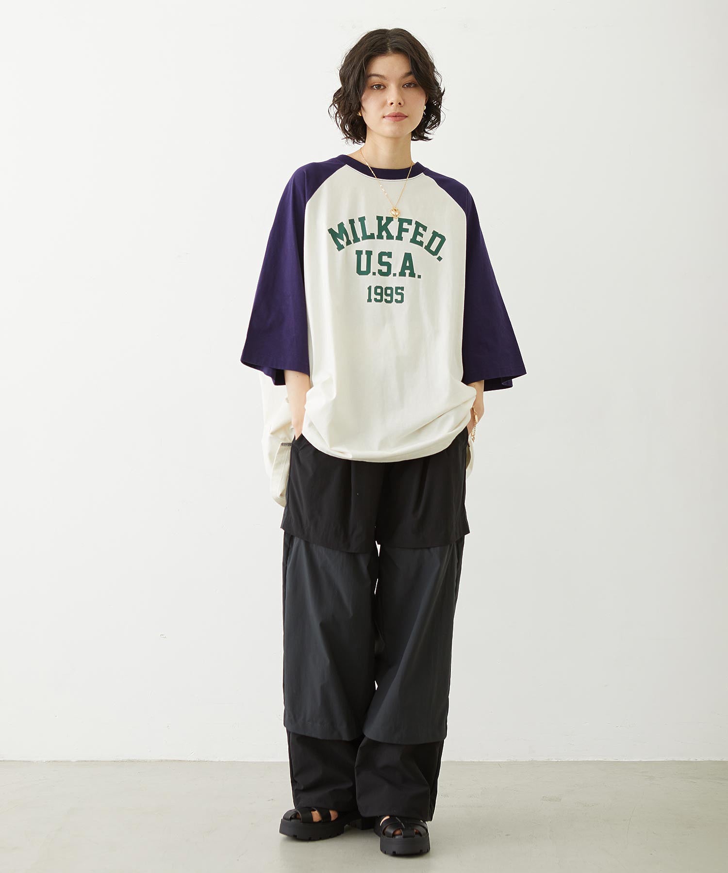COLLEGE LOGO BIG S/S TOP