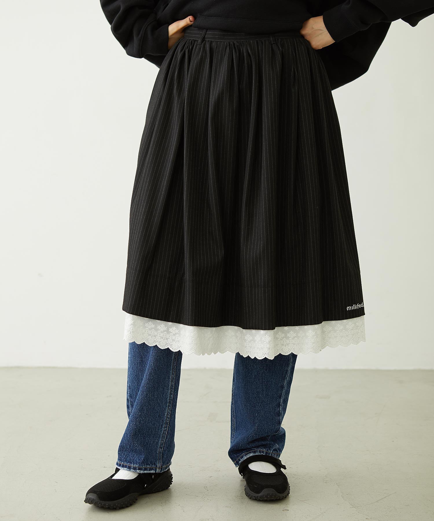 LACE HEM STRIPED SKIRT
