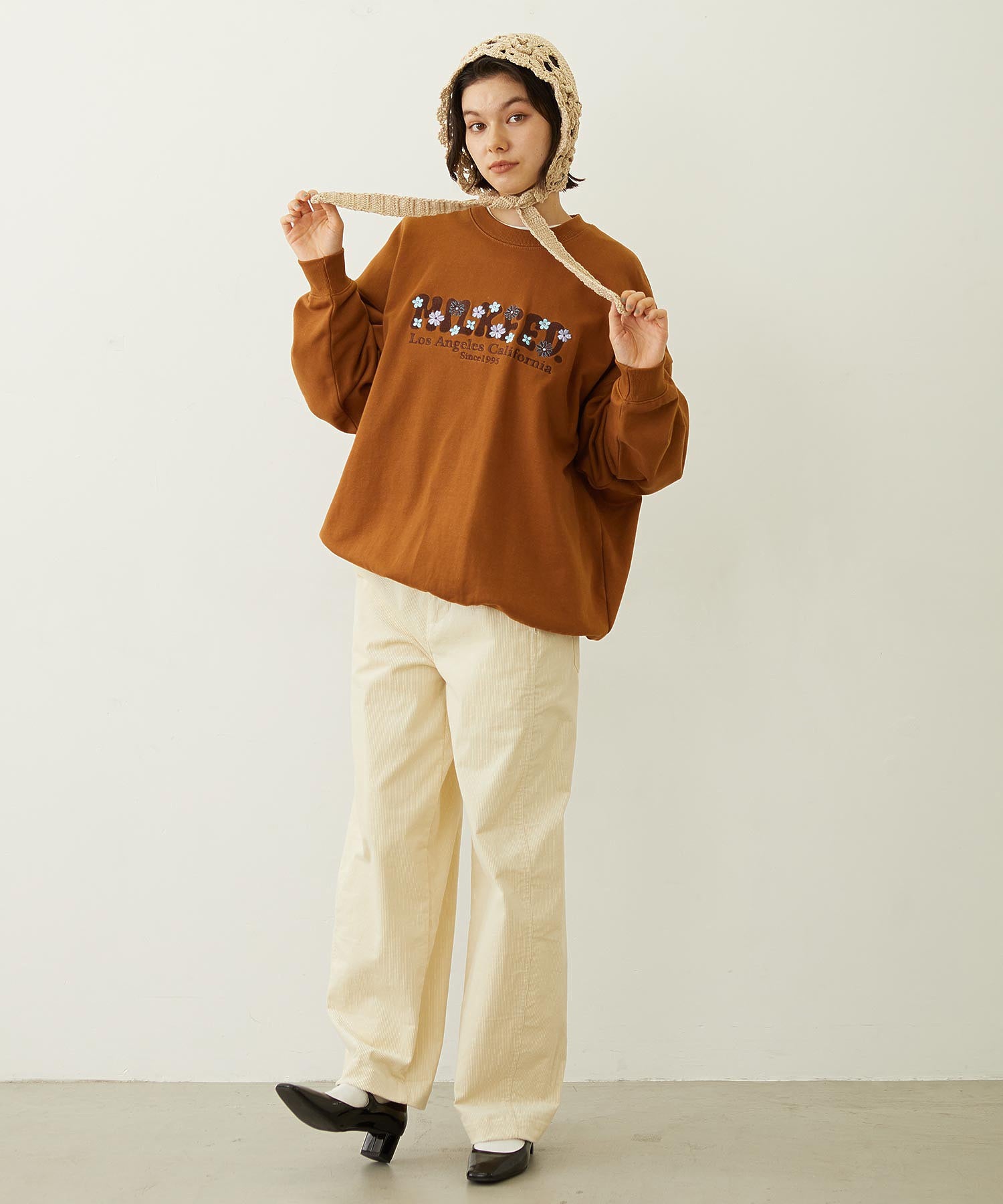 BLOOMING FLOWER EMBROIDERY SWEAT TOP