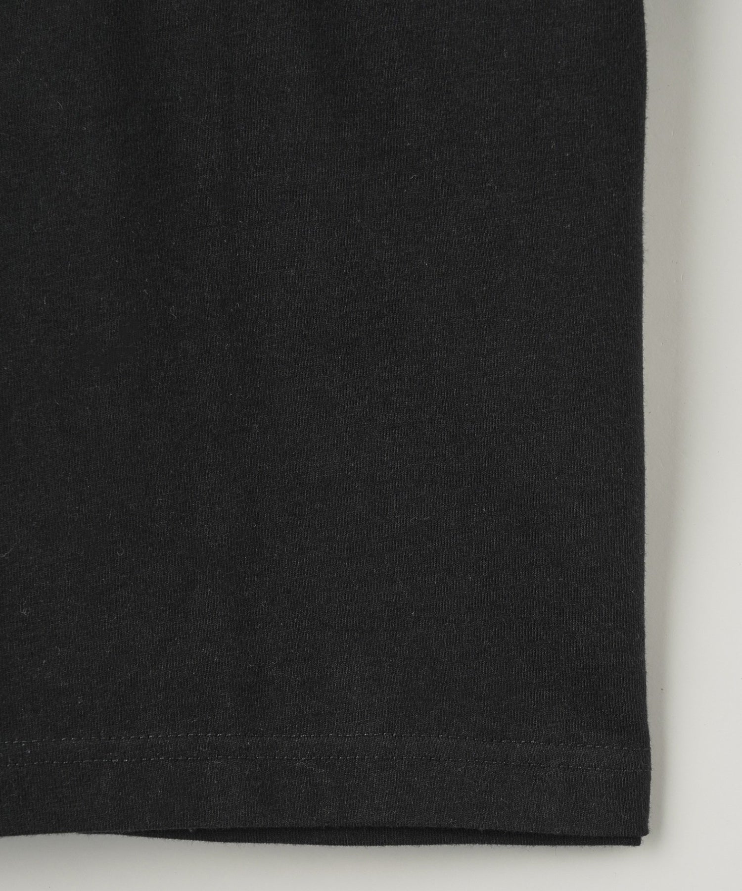 PATTERNED LOGO L/S TEE