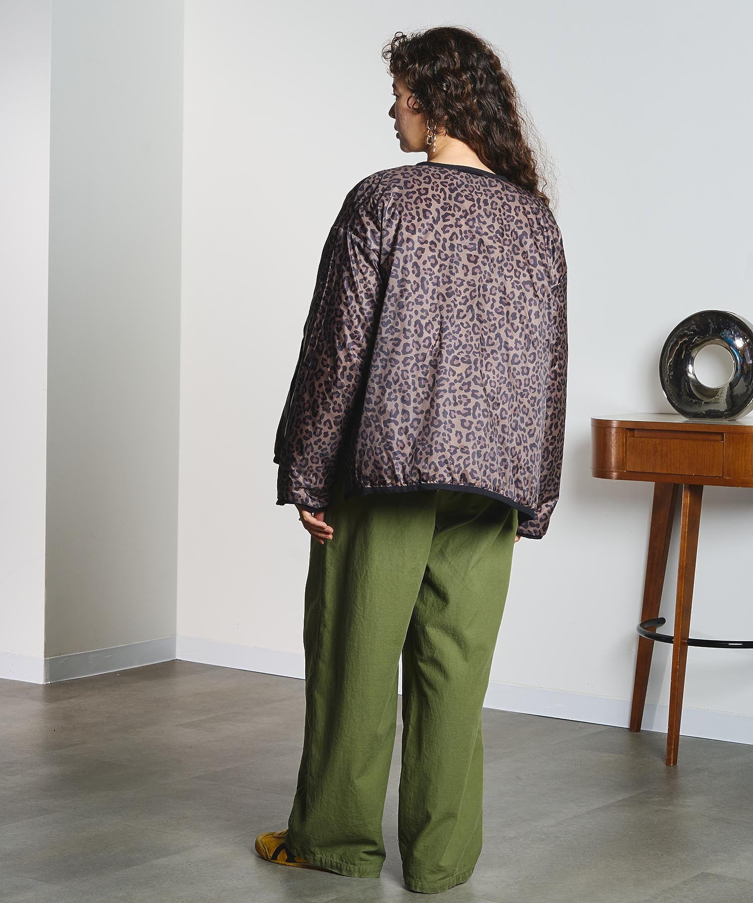 DENIM/BACK SATIN PANTS