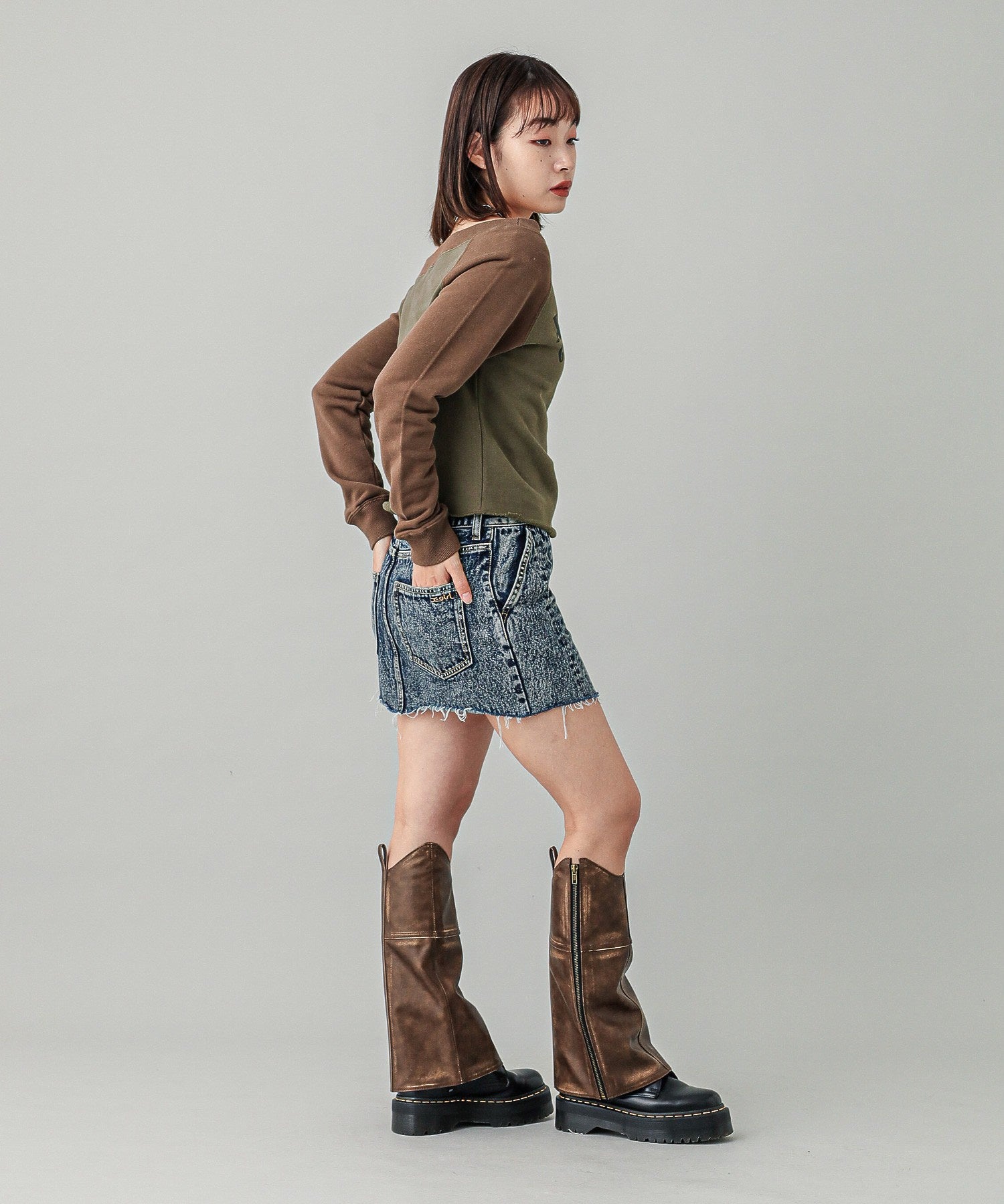 FAUX LEATHER LEG WARMER