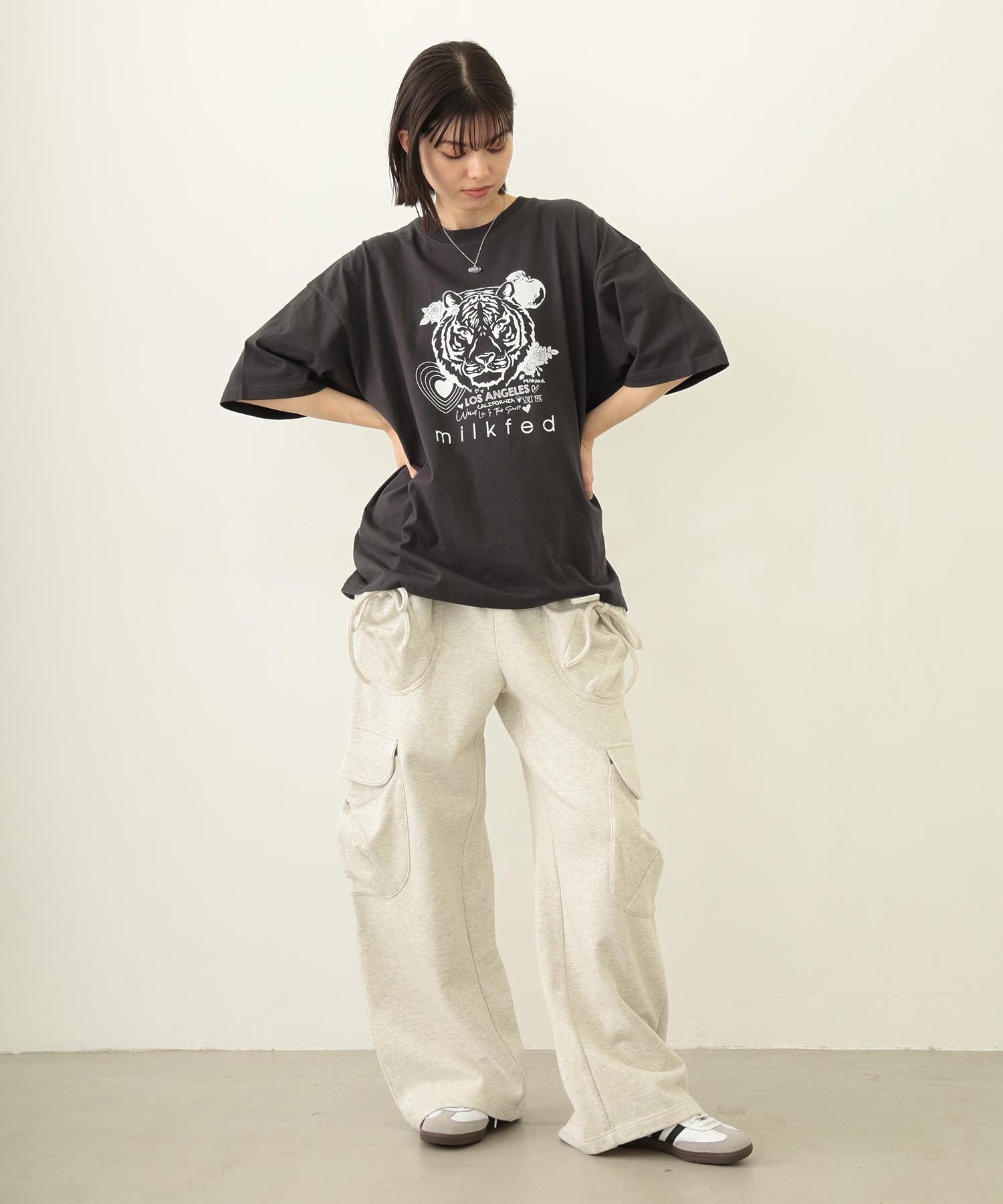 GATHERED POCKET SWEAT CARGO PANTS