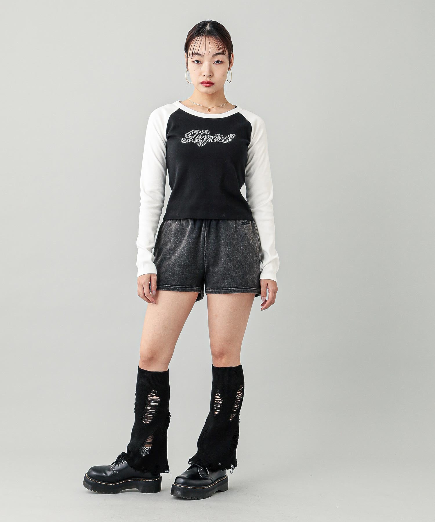 RHINESTONE SCRIPT LOGO L/S RAGLAN BABY TEE